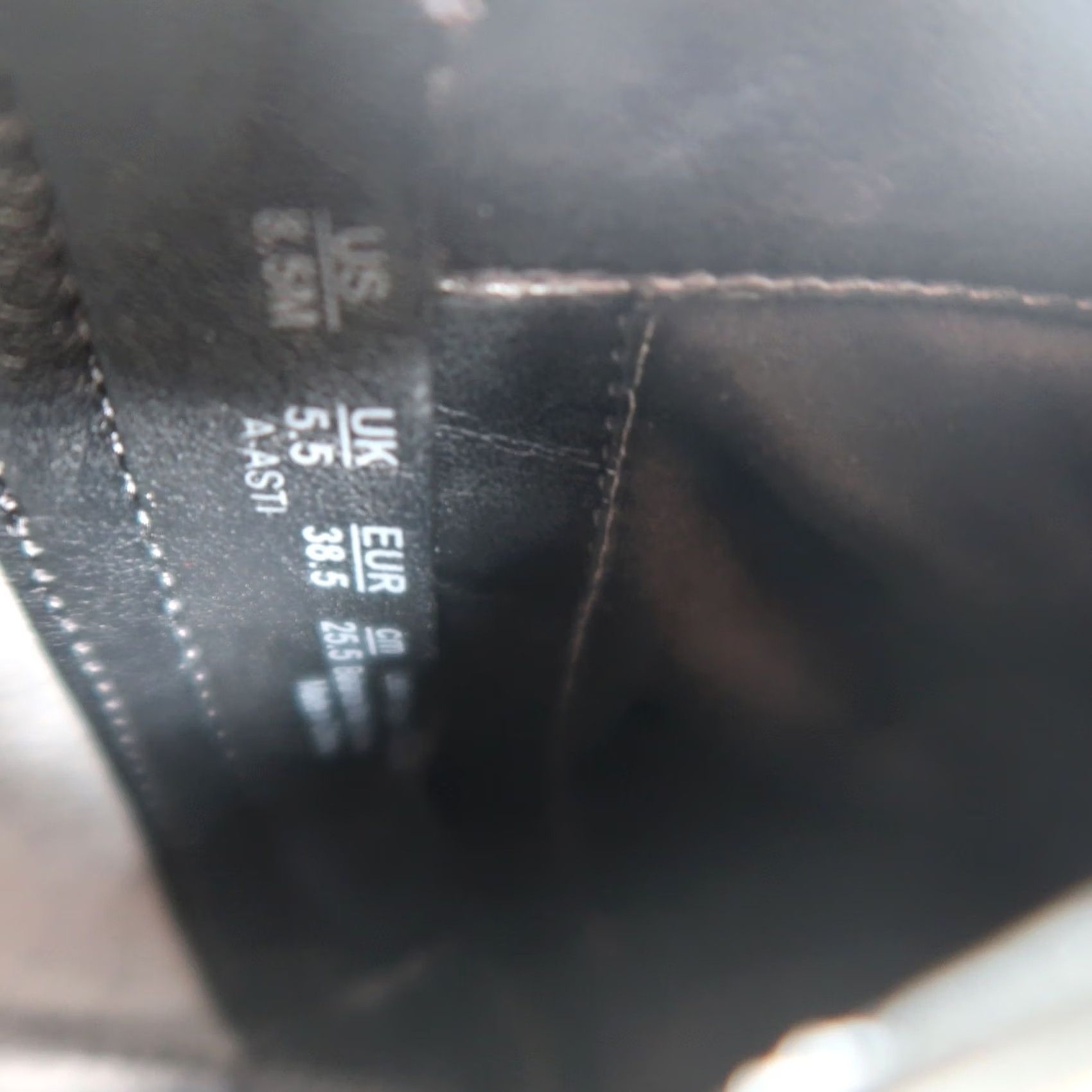 Franco Sarto Franco Sarto Sarto Black Leather Block Heel Ankle Boots Bootie Women 8.5 Leather Zip Low 1.5in Casual Fall Spring- Womens Size US 9 / IT 39 - 8 Thumbnail