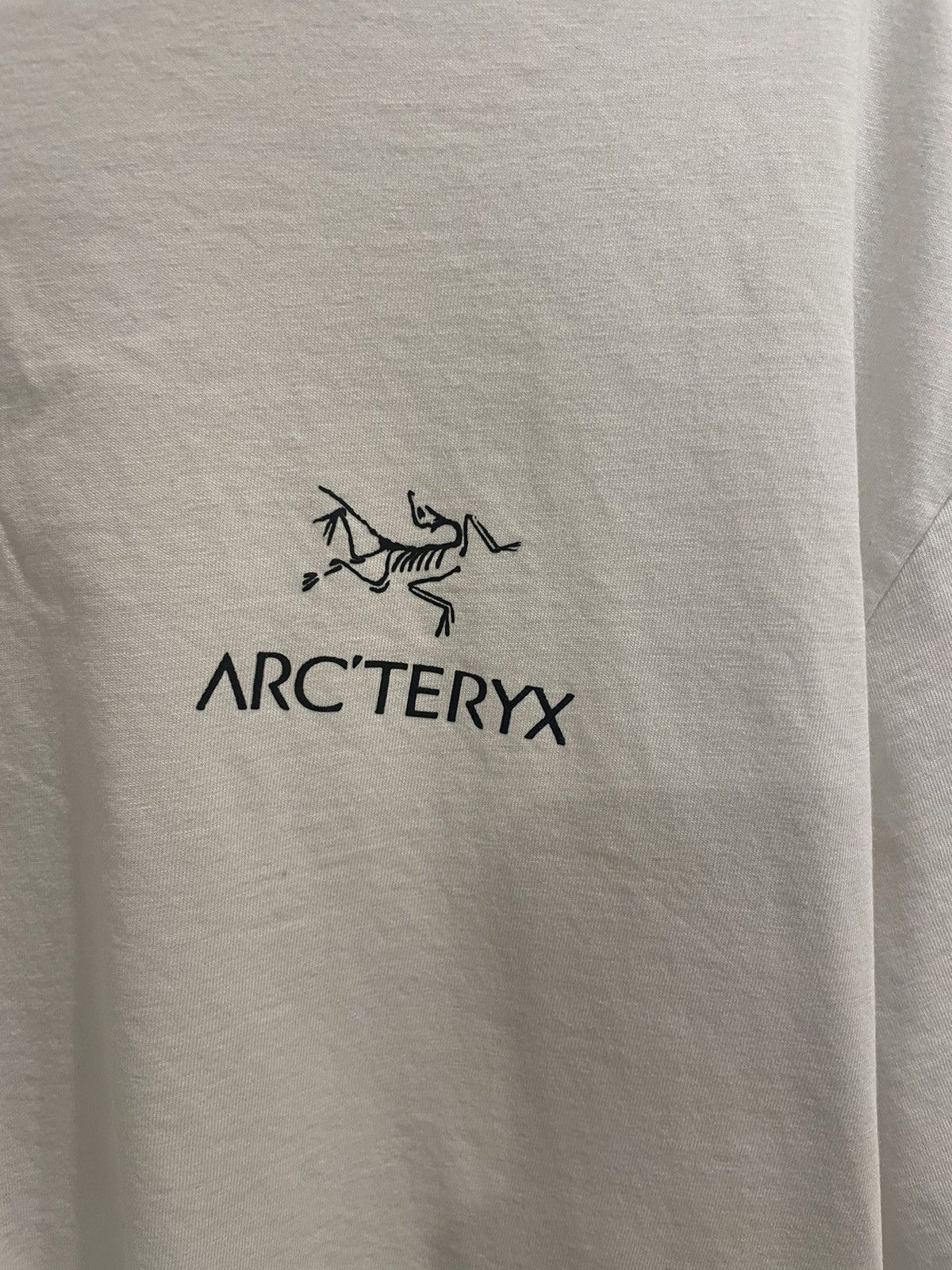 Arc'teryx White Arc’teryx Tshirt Size US XL / EU 56 / 4 - 2 Thumbnail