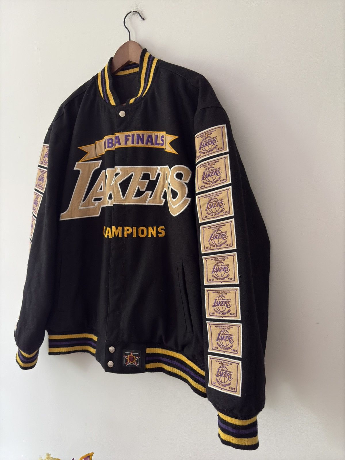 Jeff Hamilton × NBA Jeff Hamilton NBA Finals Los Angeles Lakers Champions Jacket Size US M / EU 48-50 / 2 - 5 Thumbnail