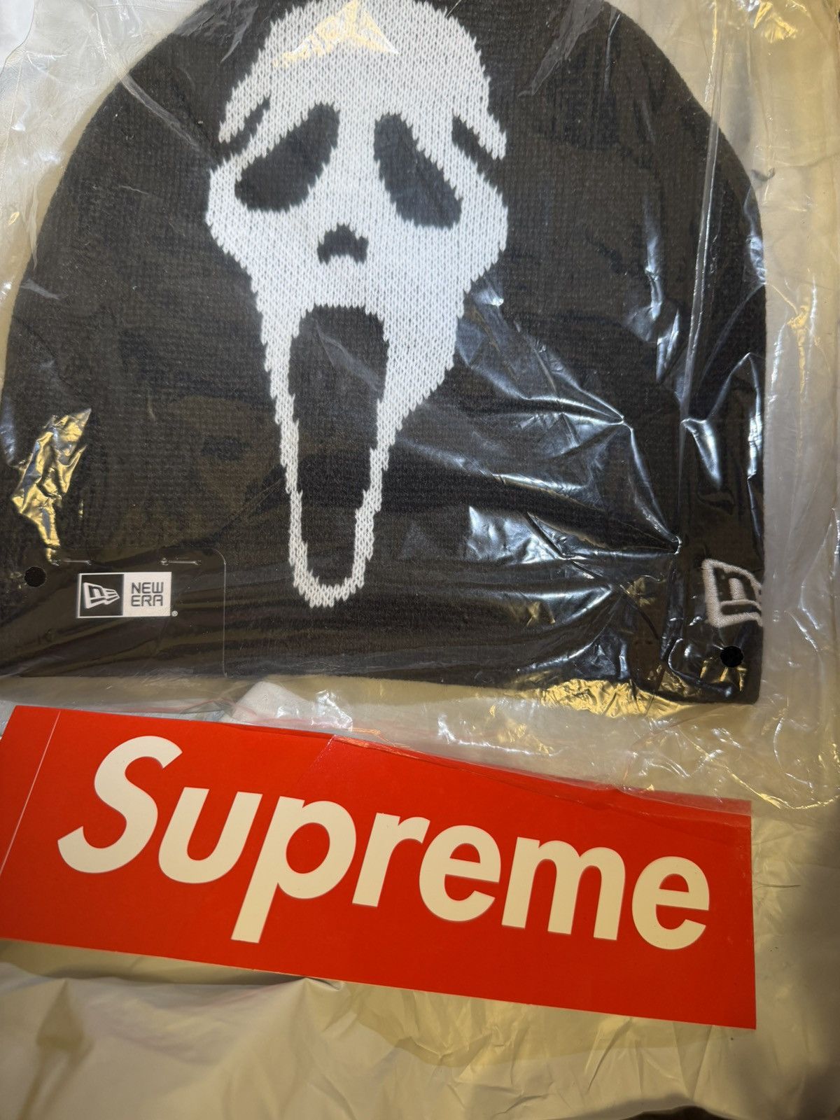 Supreme Supreme New Era Ghostface Beanie Black Scream Mask Hat DS Size ONE SIZE - 2 Thumbnail