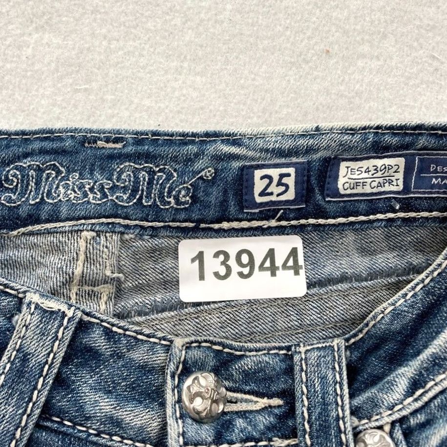 Miss Me Miss Me Jeans Women's 25 Cuff Capri Medium Blue Distressed Denim Thick Stitch Capri Jeans Women Size 42" / US 20 - 6 Thumbnail