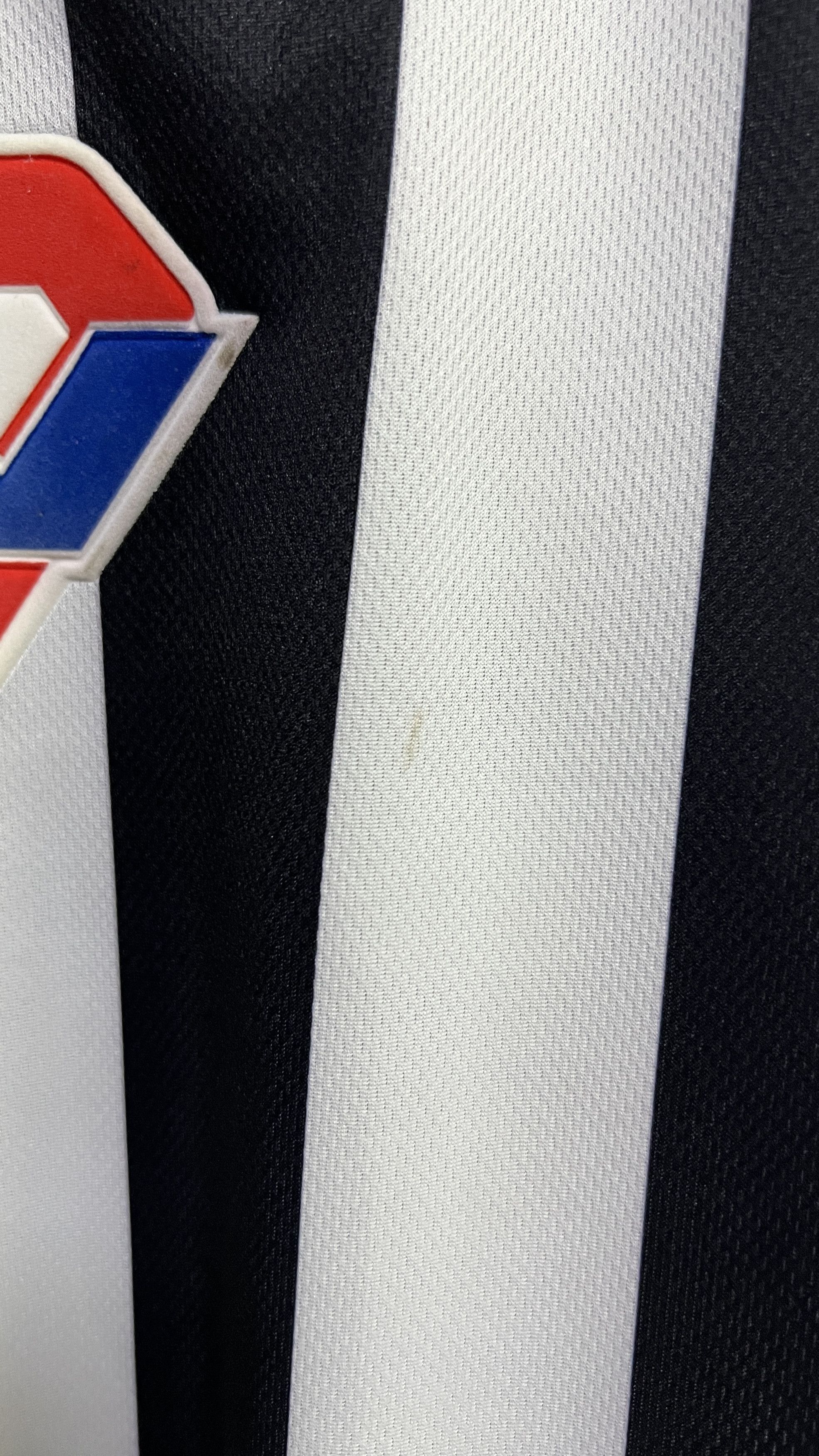 Other (L) St. Mirren 2000-01 Home Shirt Yardley #11 Kit (L) Size US L / EU 52-54 / 3 - 8 Thumbnail