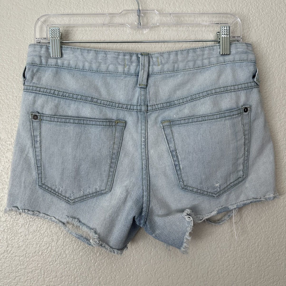 Free People Free People Boho Distressed Zip-Fly Denim Jean Shorts Size 25" / US 0 / IT 36 - 6 Thumbnail