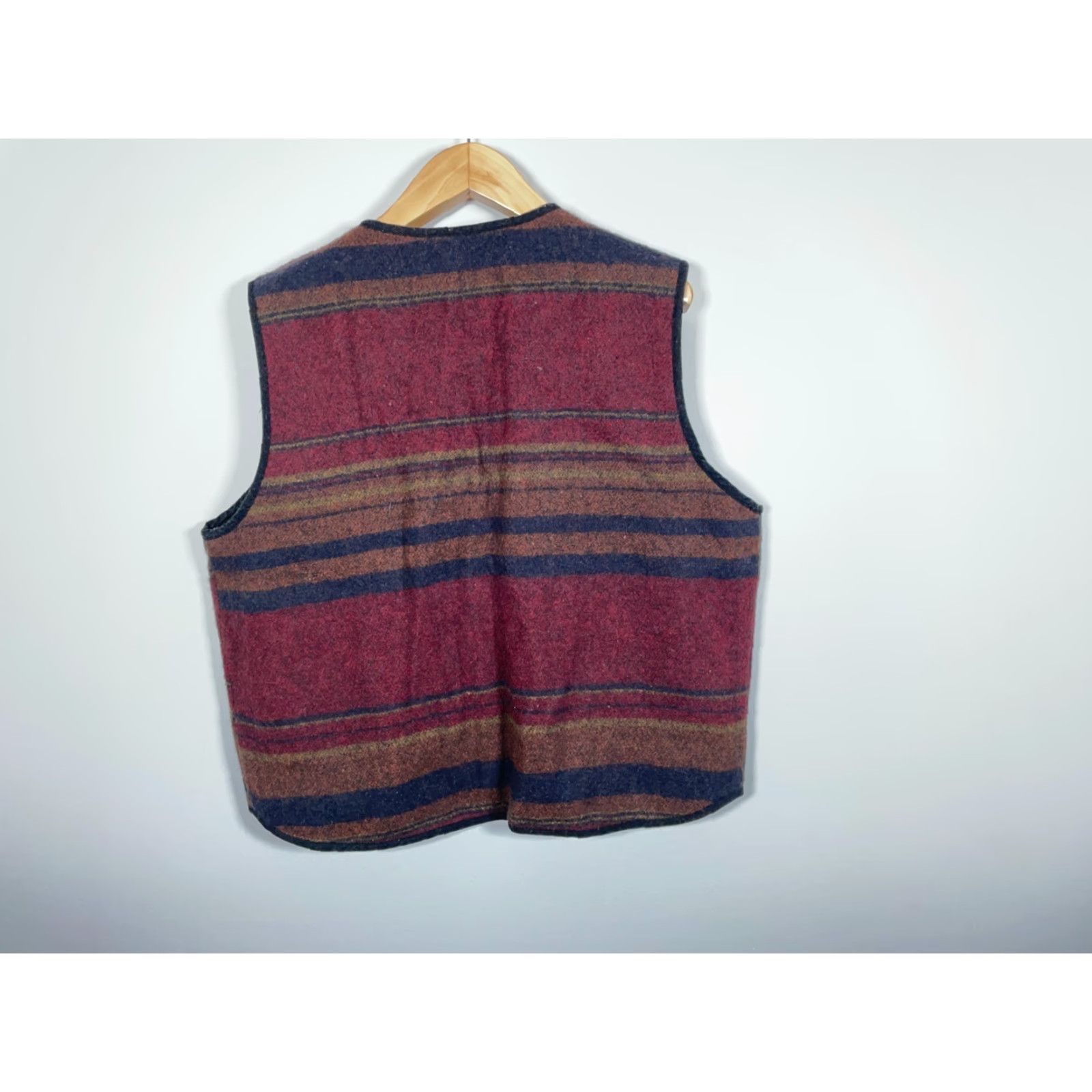 Vintage Northwest Territory Wool Vest Men's Large Red Striped Outdoor Zip Up Size US L / EU 52-54 / 3 - 2 Thumbnail