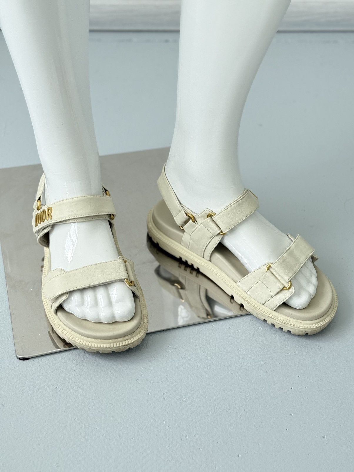 Dior Dior Dioract Sandal Ivory Lambskin Gold Logo Size US 9 / IT 39 - 5 Thumbnail
