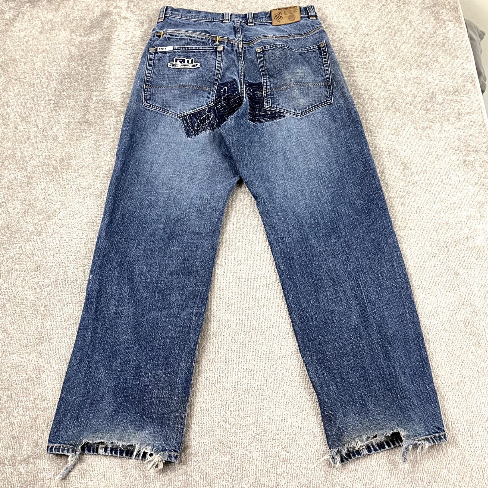 Rocawear ROCAWEAR Jeans Mens 32x31 Denim Grunge Patchwork Wide-Leg Distressed Y2K Mens Wide-Leg Jeans Blue 32 Men's Fashion Grunge Size US 32 / EU 48 - 3 Thumbnail