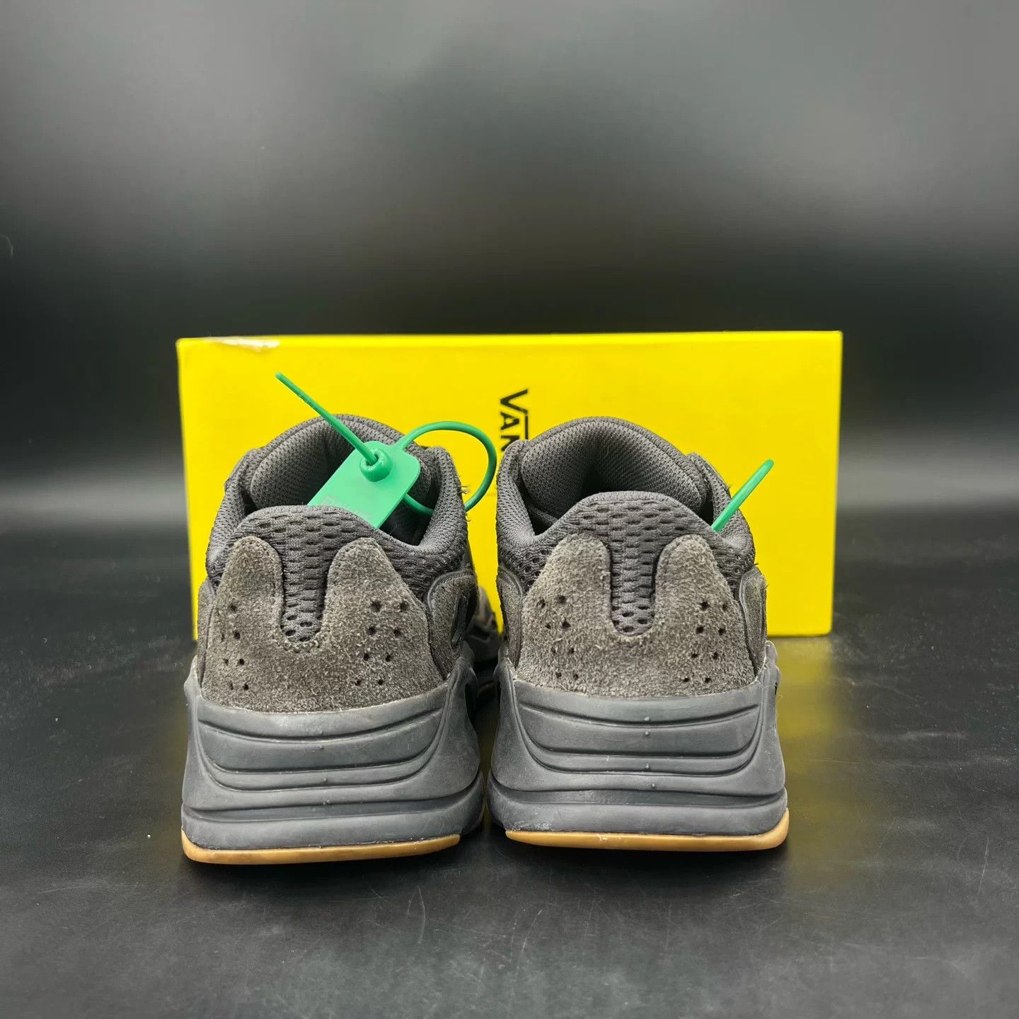 Yeezy Yeezy 700 "Black" 2022 - Size 36 - 99% New Size US 5 / IT 35 - 5 Thumbnail