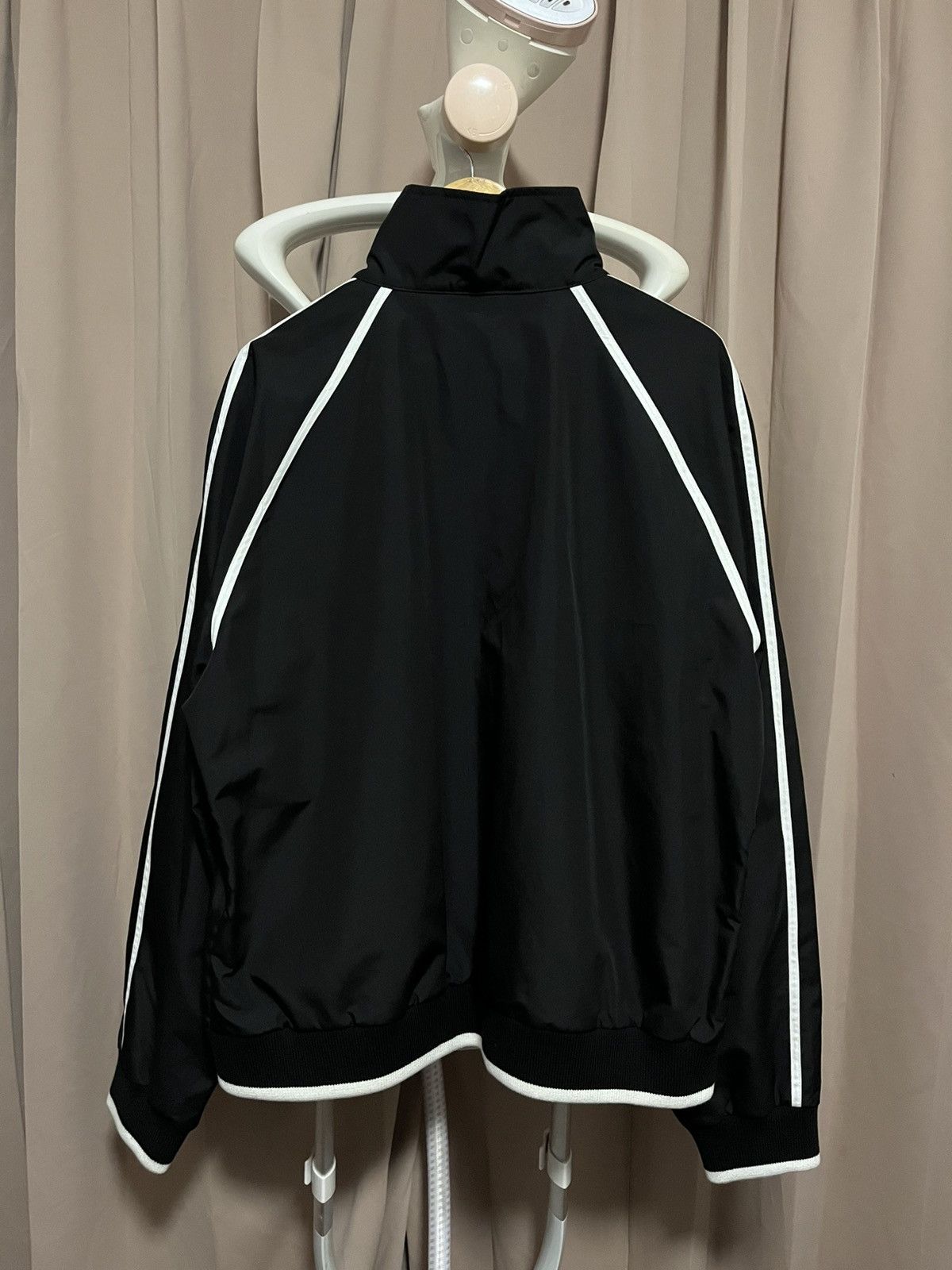 Burberry Burberry TB Logo Light Jacket Black White Zip Track Jacket Size US L / EU 52-54 / 3 - 2 Thumbnail
