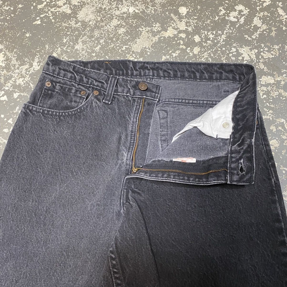 Levi's × Vintage Vintage Levi’s 550 Relaxed Fit Black Denim Jeans 90s Size US 31 - 8 Thumbnail