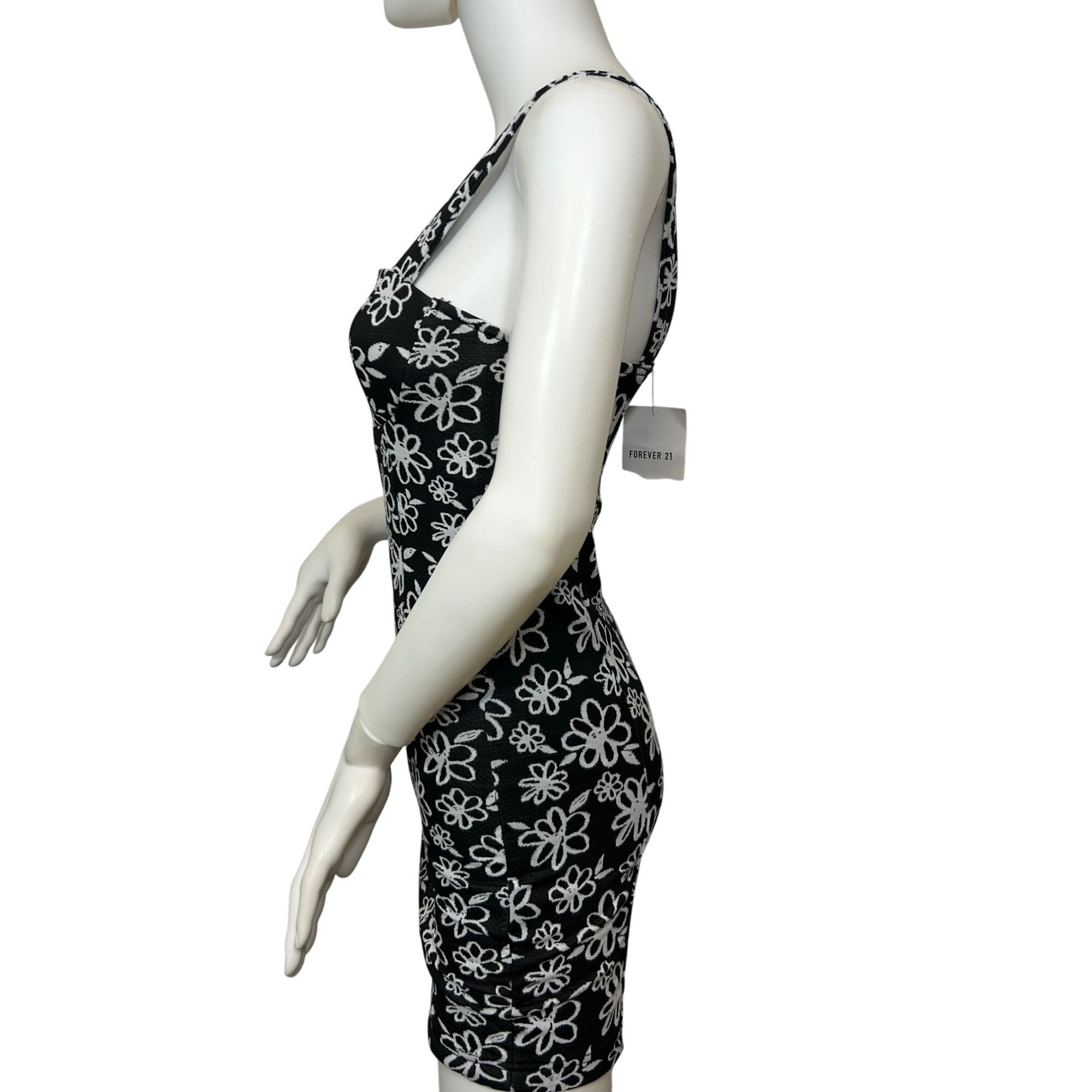 Forever 21 Forever 21 Mini Dress S Sleeveless Black White Floral Fitted Size S / US 4 / IT 40 - 2 Thumbnail
