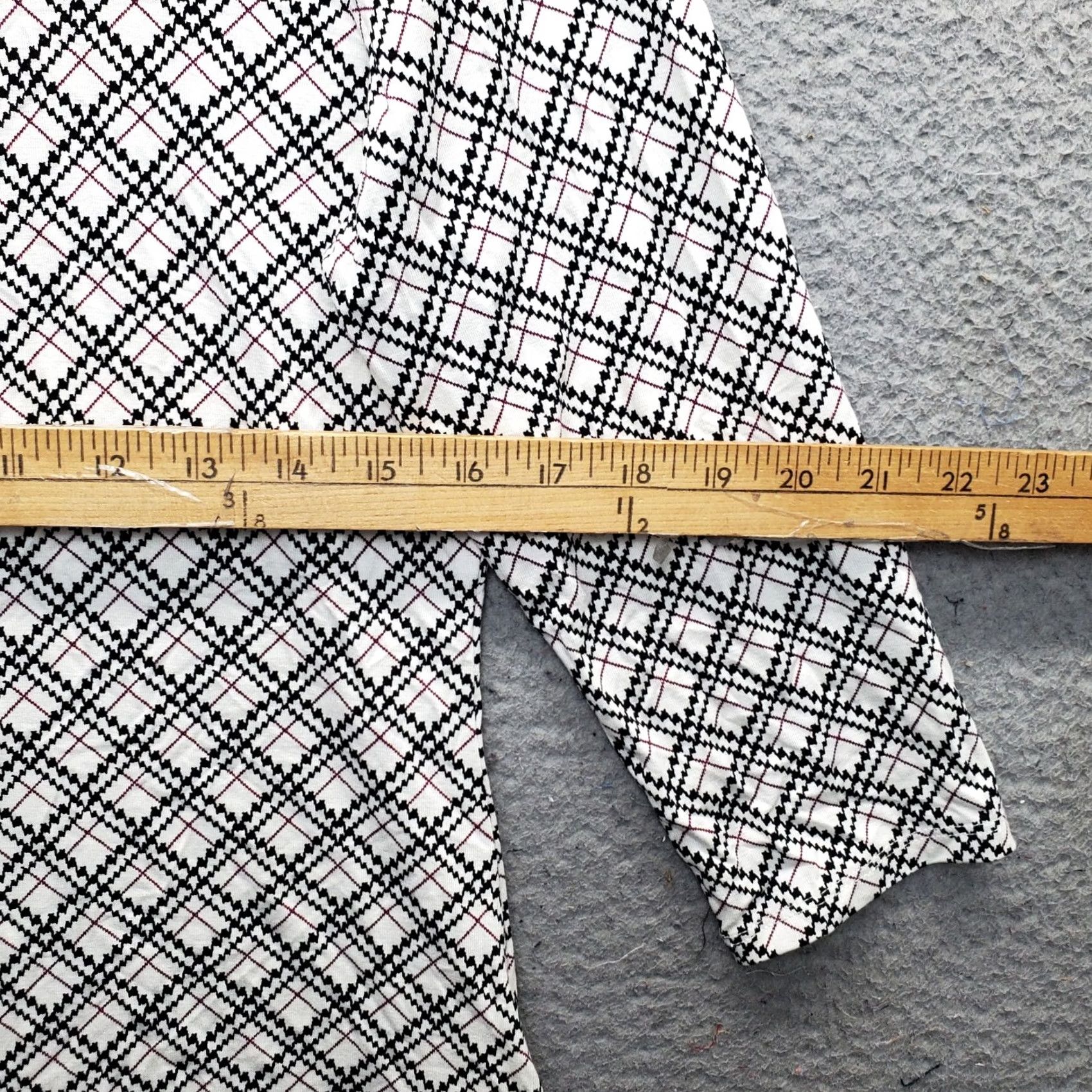 White House Black Market White House Black Market Knit Top Womens Medium Multi Plaid Stretch Scoop Neck Size M / US 6-8 / IT 42-44 - 4 Thumbnail