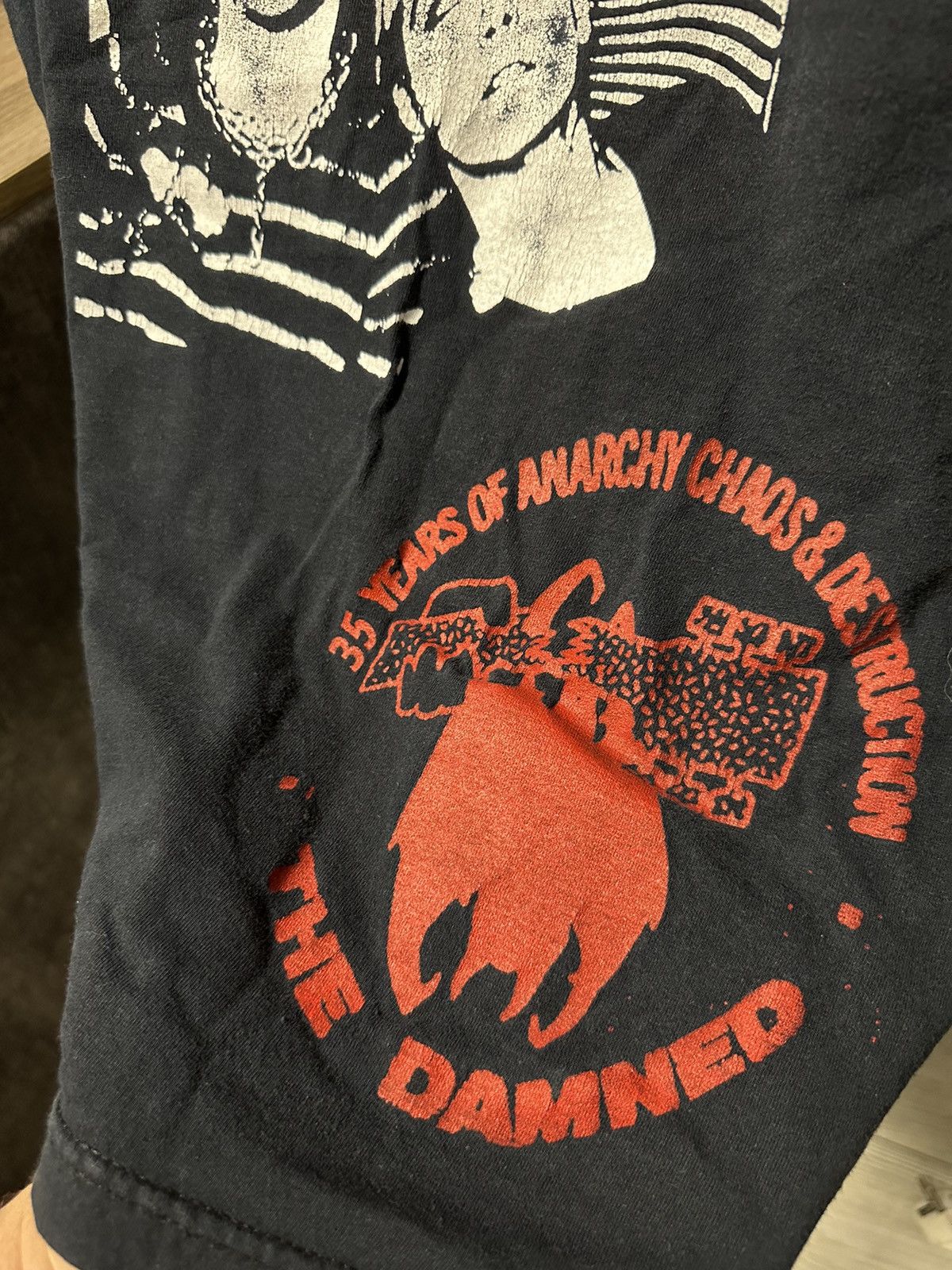 Band Tees Vintage THE DAMNED 35 years of anarchy T-shirt Size US L / EU 52-54 / 3 - 2 Thumbnail