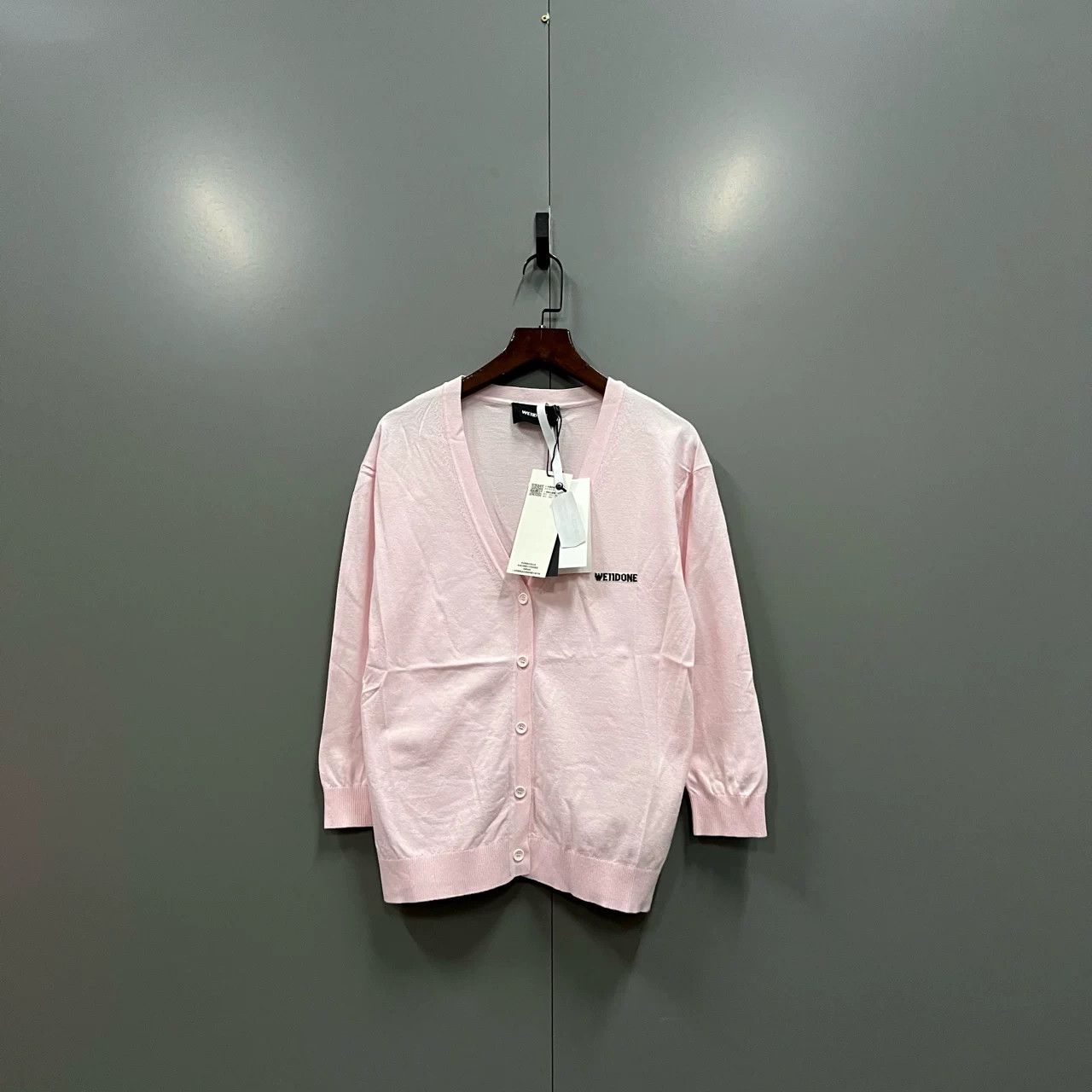 WE11DONE WE11DONE Pink Logo Print Knit Cardigan Size S / US 4 / IT 40 - 1 Thumbnail