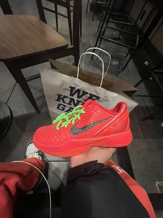grinches nike