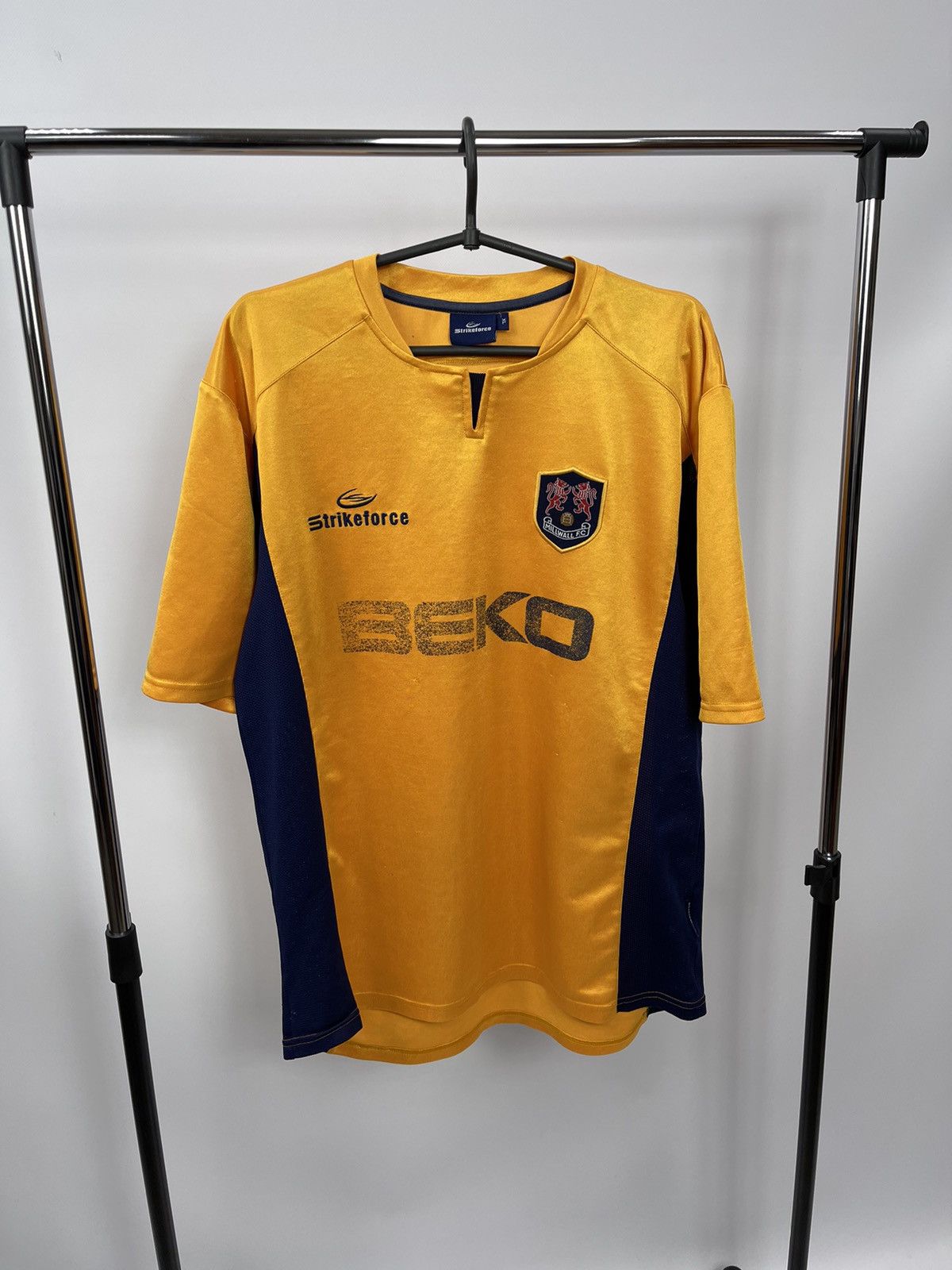 Vintage 2004/05 MILLWALL Strikeforce Away Footbal Shirt Size XL Size US XL / EU 56 / 4 - 1 Thumbnail