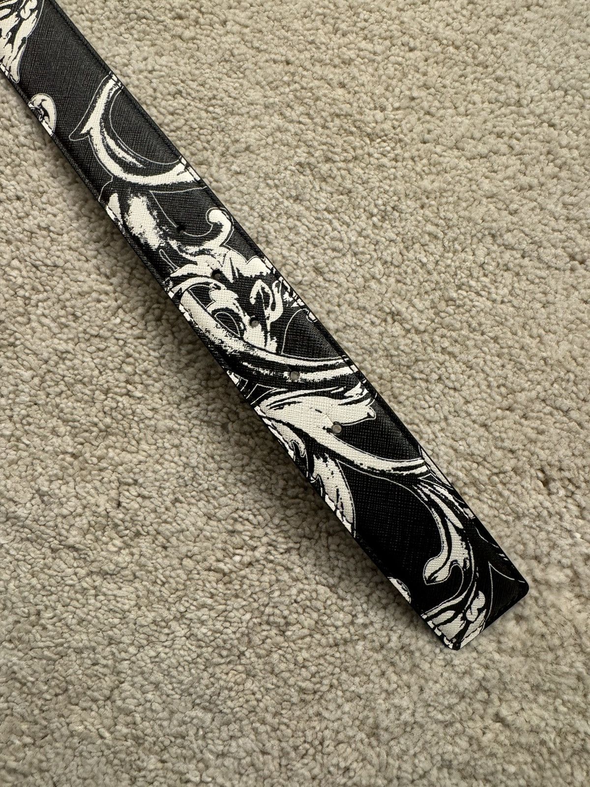 Designer × Versace × Vintage ⚜️ Versace Reversible Baroque Black Belt Size 34 - 4 Thumbnail