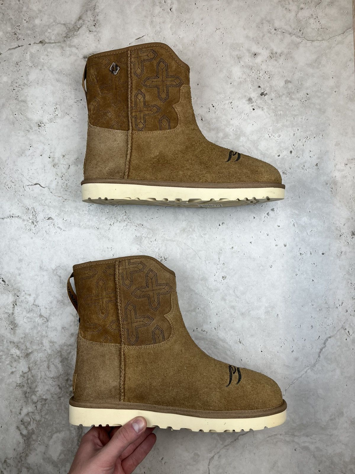 Children of the discordance × Ugg UGG x Children Of The Discordance Classic Short Size US 9 / EU 42 - 2 Thumbnail