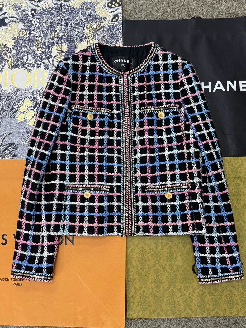 Chanel Chanel Colorful plaid tweed four-pocket jacket Size XS / US 0-2 / IT 36-38 - 1 Thumbnail