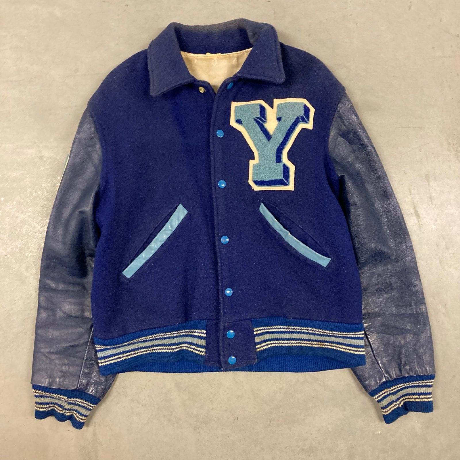Vintage vintage 60s letterman bomber jacket Size US L / EU 52-54 / 3 - 1 Thumbnail