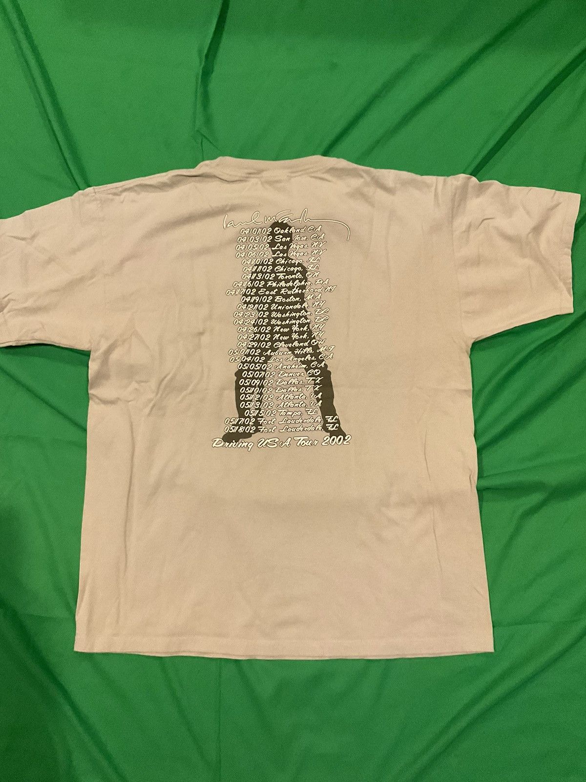 Vintage Vintage Paul McCartney Tour T Shirt Size US XL / EU 56 / 4 - 2 Thumbnail