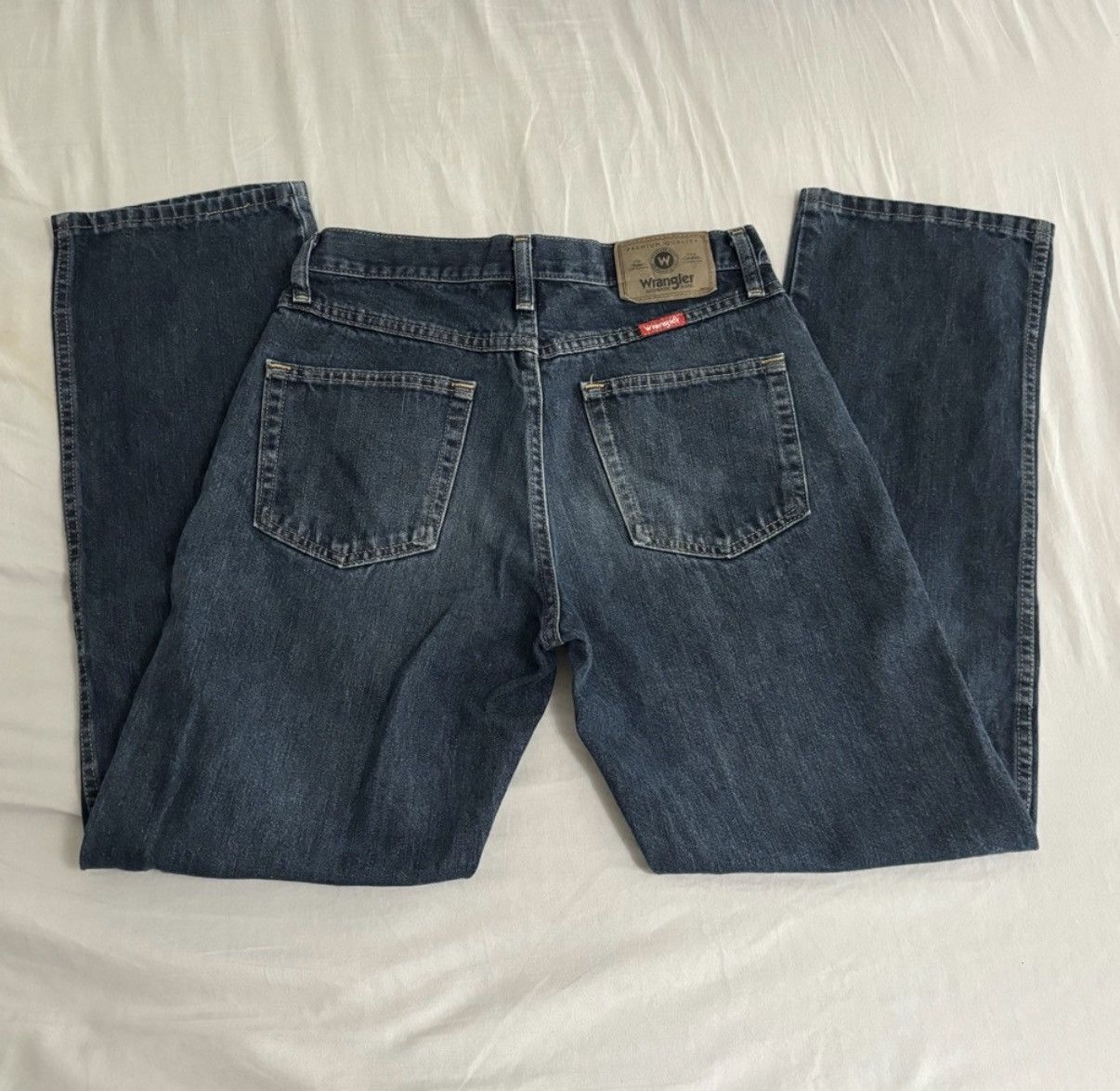 Wrangler Wrangler dark wash jeans Size US 30 / EU 46 - 1 Thumbnail