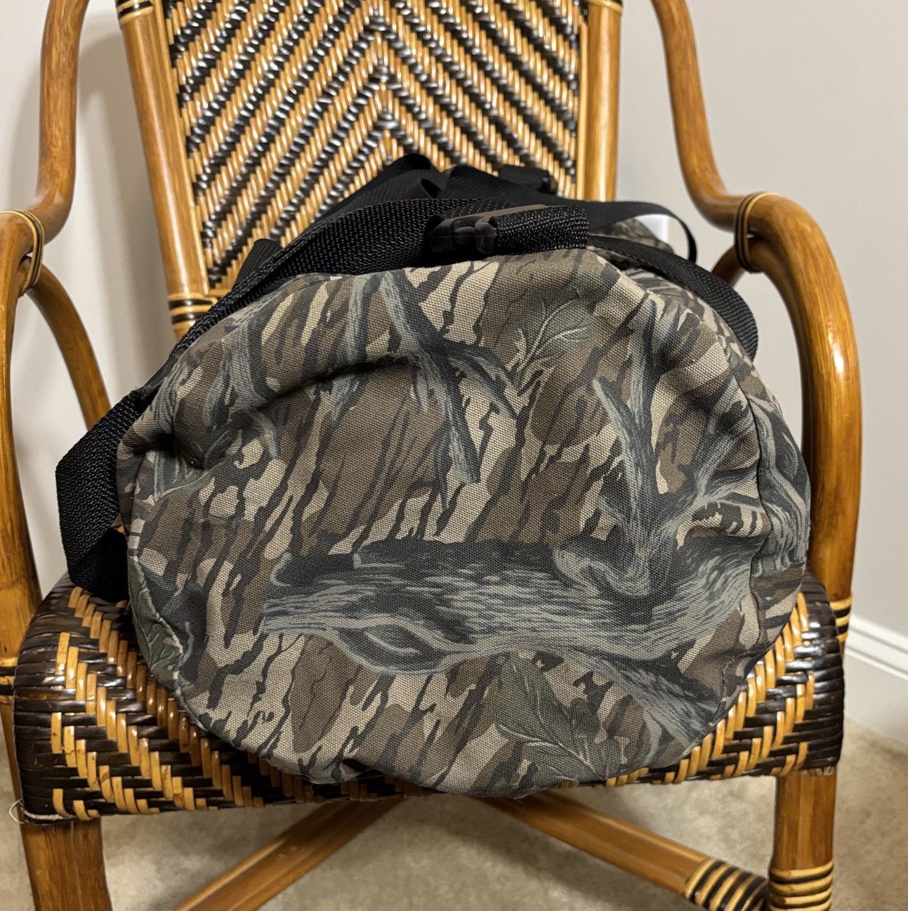 Carhartt Vintage Carhartt Mossy Oak Camo Duffel Bag A59MOT Size ONE SIZE - 4 Thumbnail