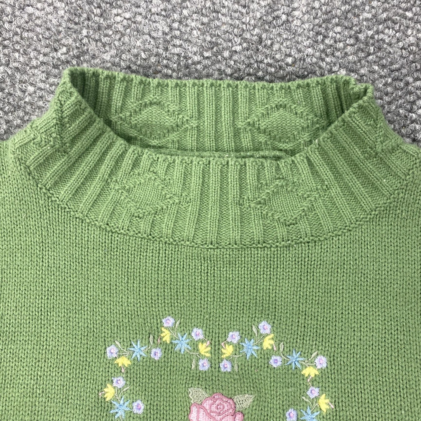 Vintage LT by Liz Thomas Sweater Womens Medium Green Floral Heart Embroidery Pullover Acrylic Size M / US 6-8 / IT 42-44 - 3 Thumbnail