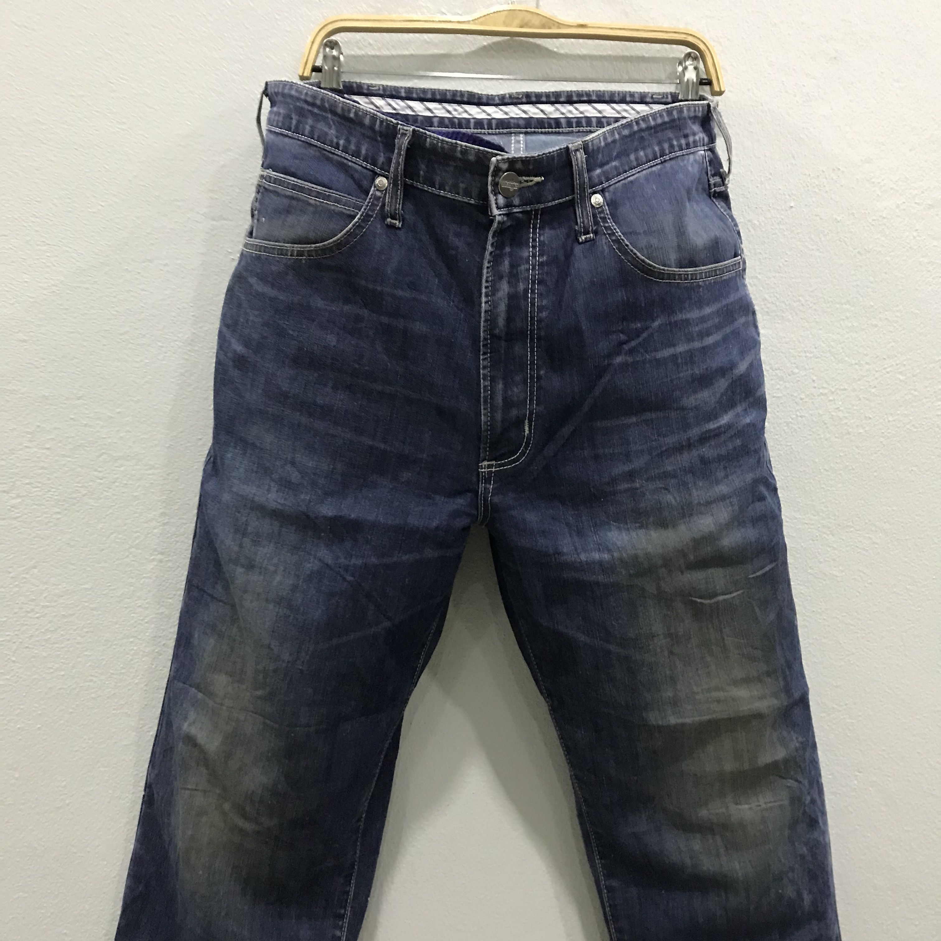 Wrangler Vintage Wrangler Jeans Dark Wash Distressed Straight Leg Size US 36 / EU 52 - 3 Thumbnail