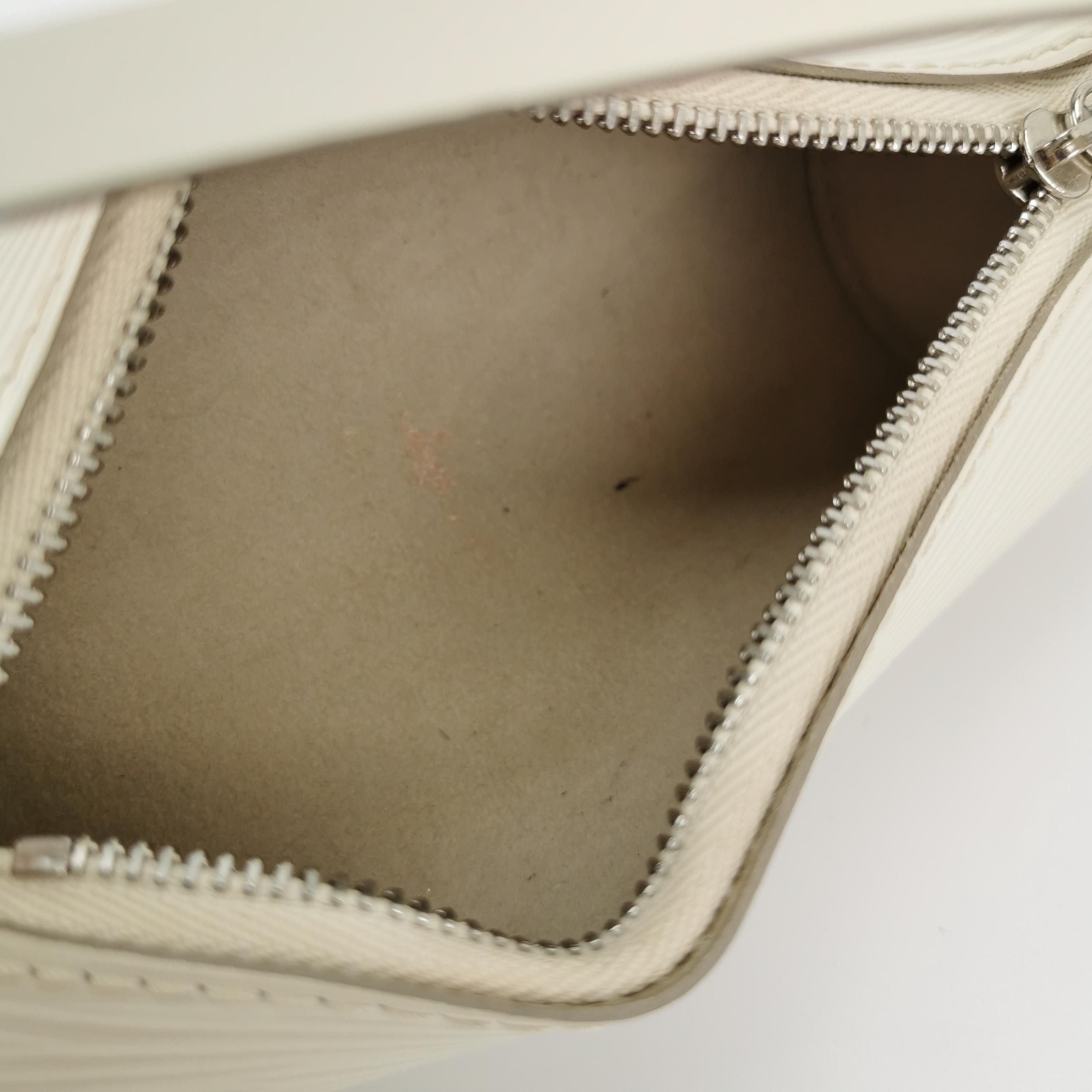 Louis Vuitton Louis Vuitton (LV) Papillon Mini Cowhide Water Ripple Drum Size ONE SIZE - 9 Thumbnail