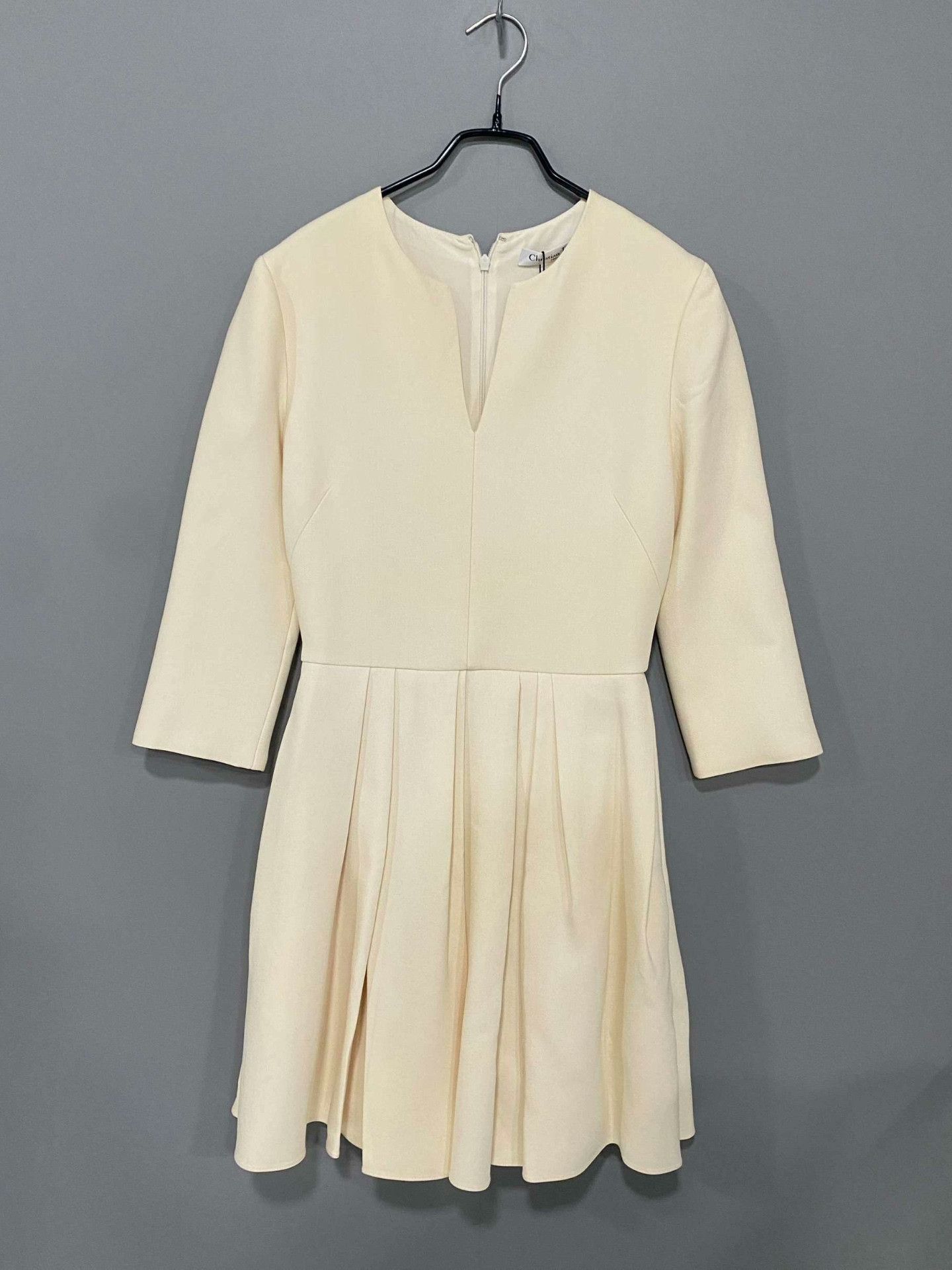 Dior Dior Beige Dress M Women Size M / US 6-8 / IT 42-44 - 1 Thumbnail