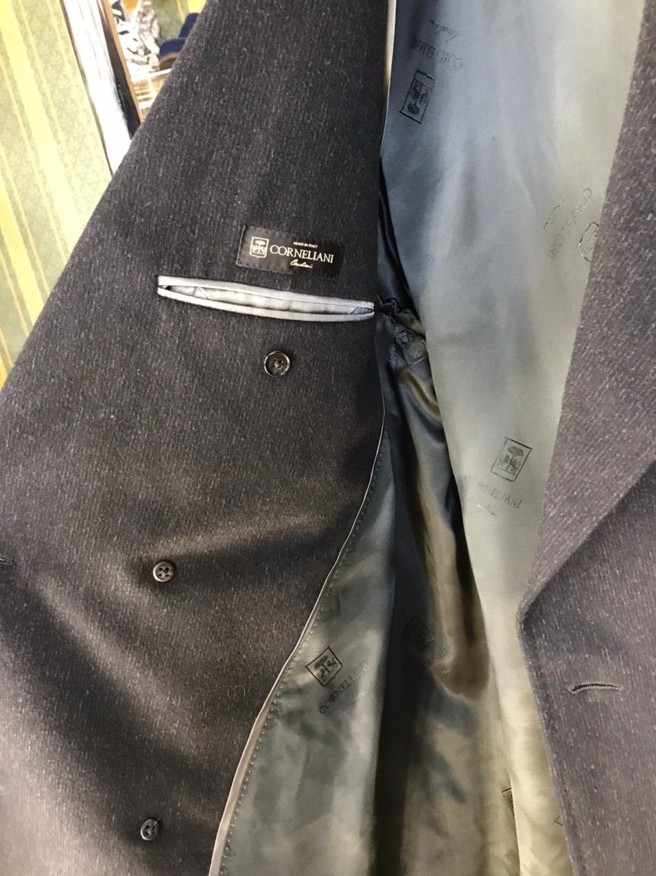 Corneliani Corneliani 10/10 condition 52-54 XL Size US L / EU 52-54 / 3 - 5 Thumbnail
