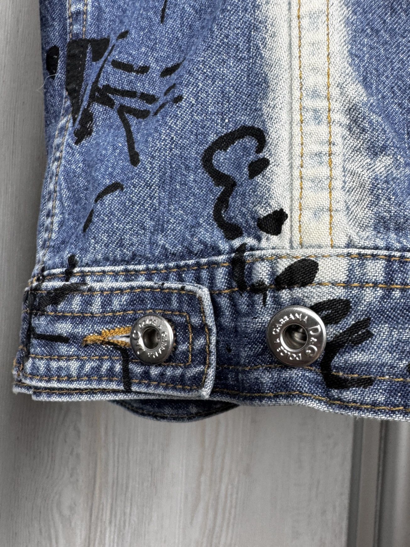 Dolce & Gabbana DOLCE & GABBANA SCRIBBLE GRAFFITI DENIM JACKET Size XS / US 0-2 / IT 36-38 - 10 Thumbnail