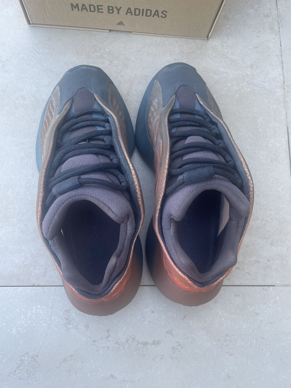 Adidas adidas Yeezy 700 V3 Copper Fade OG Box and Tags Size US 6.5 / EU 39-40 - 3 Thumbnail