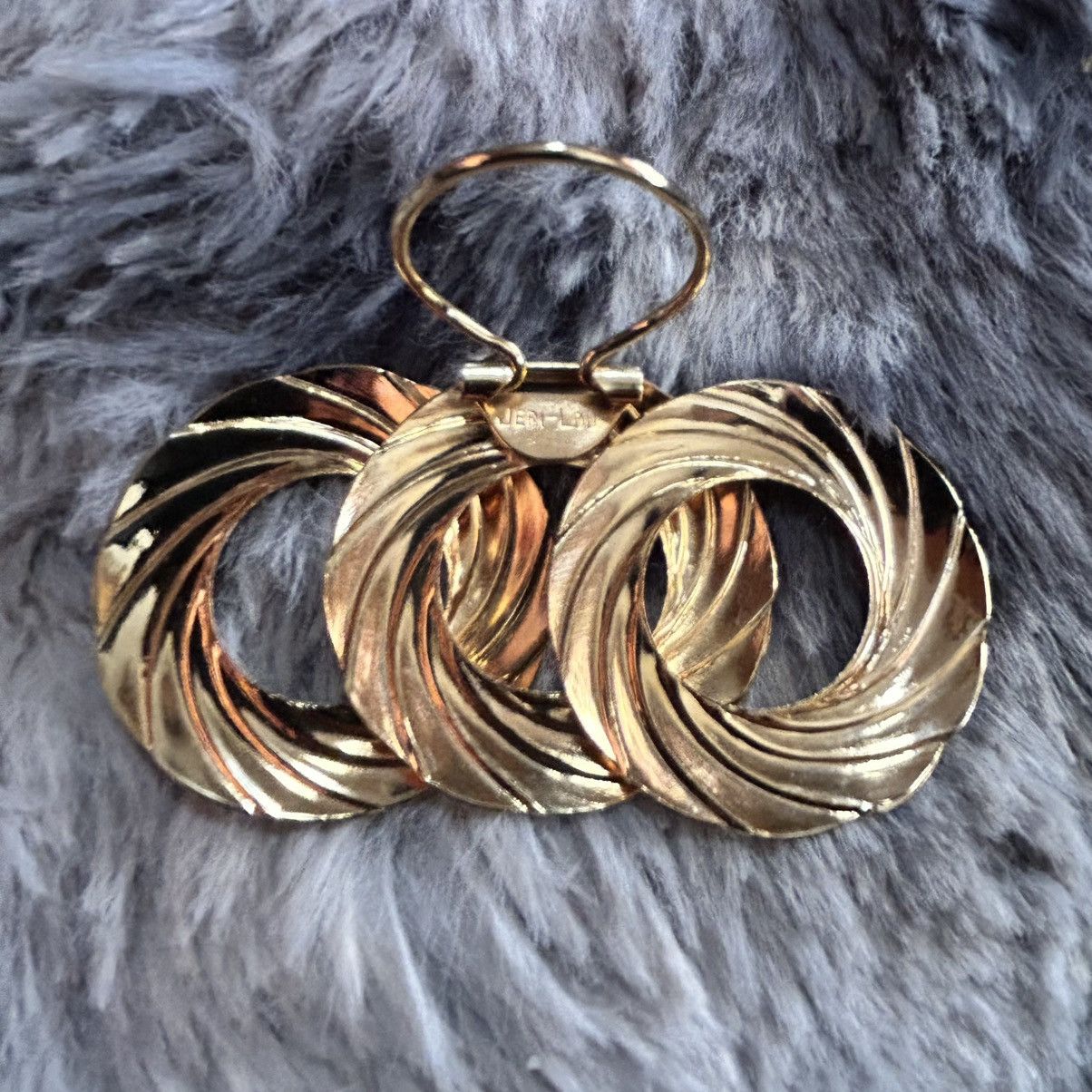 Vintage Vintage Jeri-Lou triple textured wreath gold scarf clip Size ONE SIZE - 6 Thumbnail
