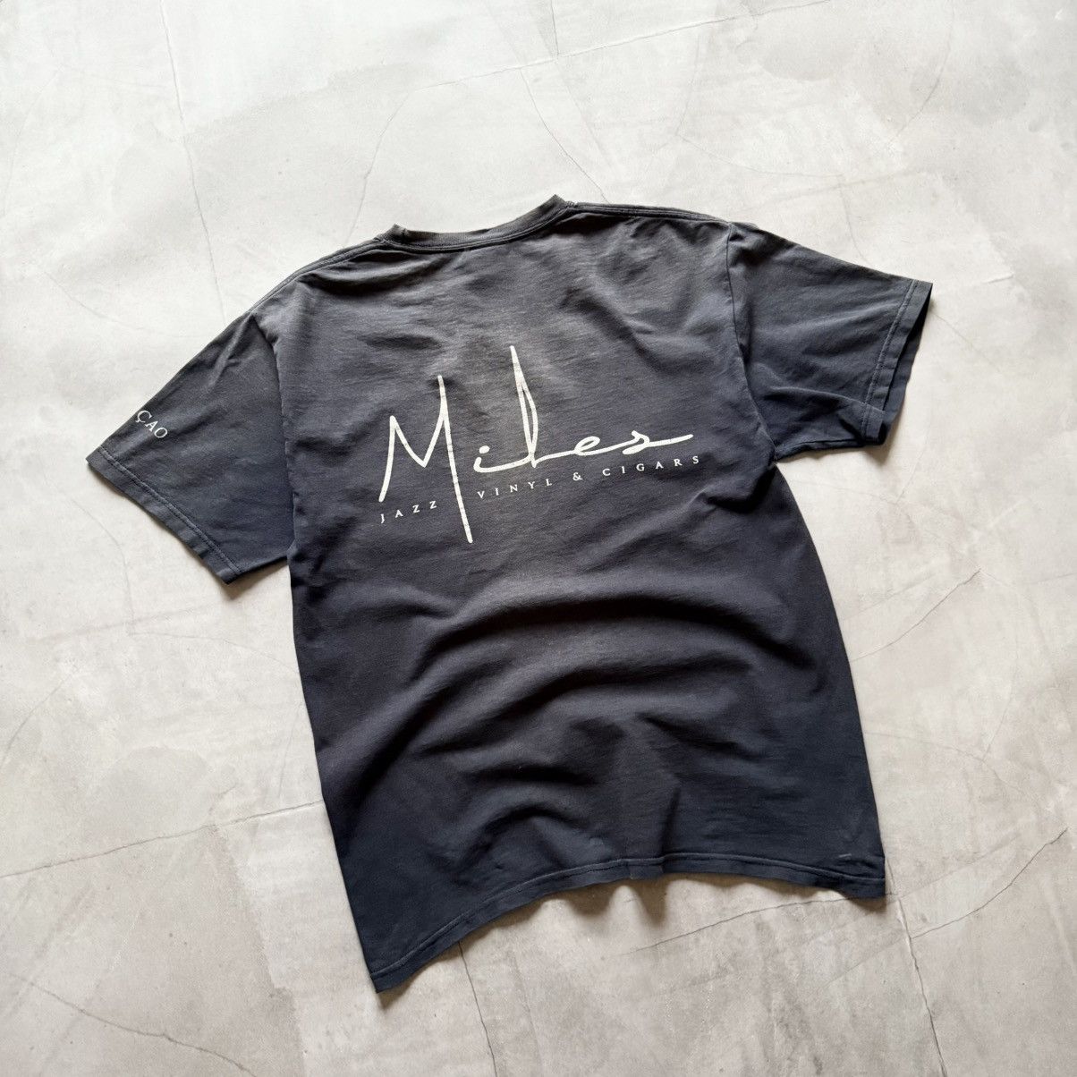 Band Tees 90s Smoked Miles Davis Faded Distressed Y2K T-shirt Tee Size US M / EU 48-50 / 2 - 1 Thumbnail