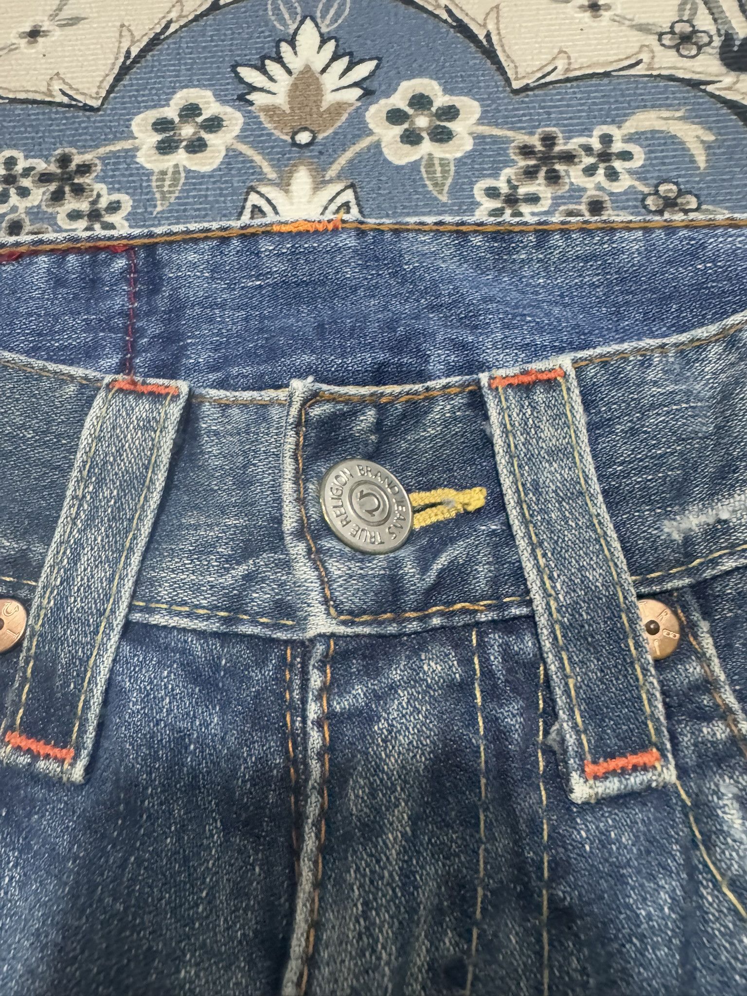 True Religion Y2K Flare True Religion Distressed Denim Size 27" / US 4 / IT 40 - 4 Thumbnail