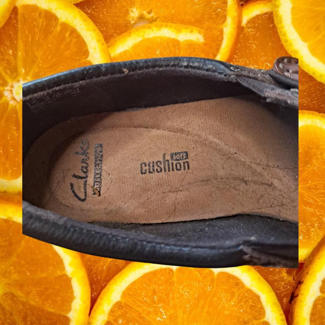 Clarks Clarks Soft Cushion Black Loafer with Accent Buttons Size 7 Size US 7.5 / IT 37.5 - 4 Thumbnail