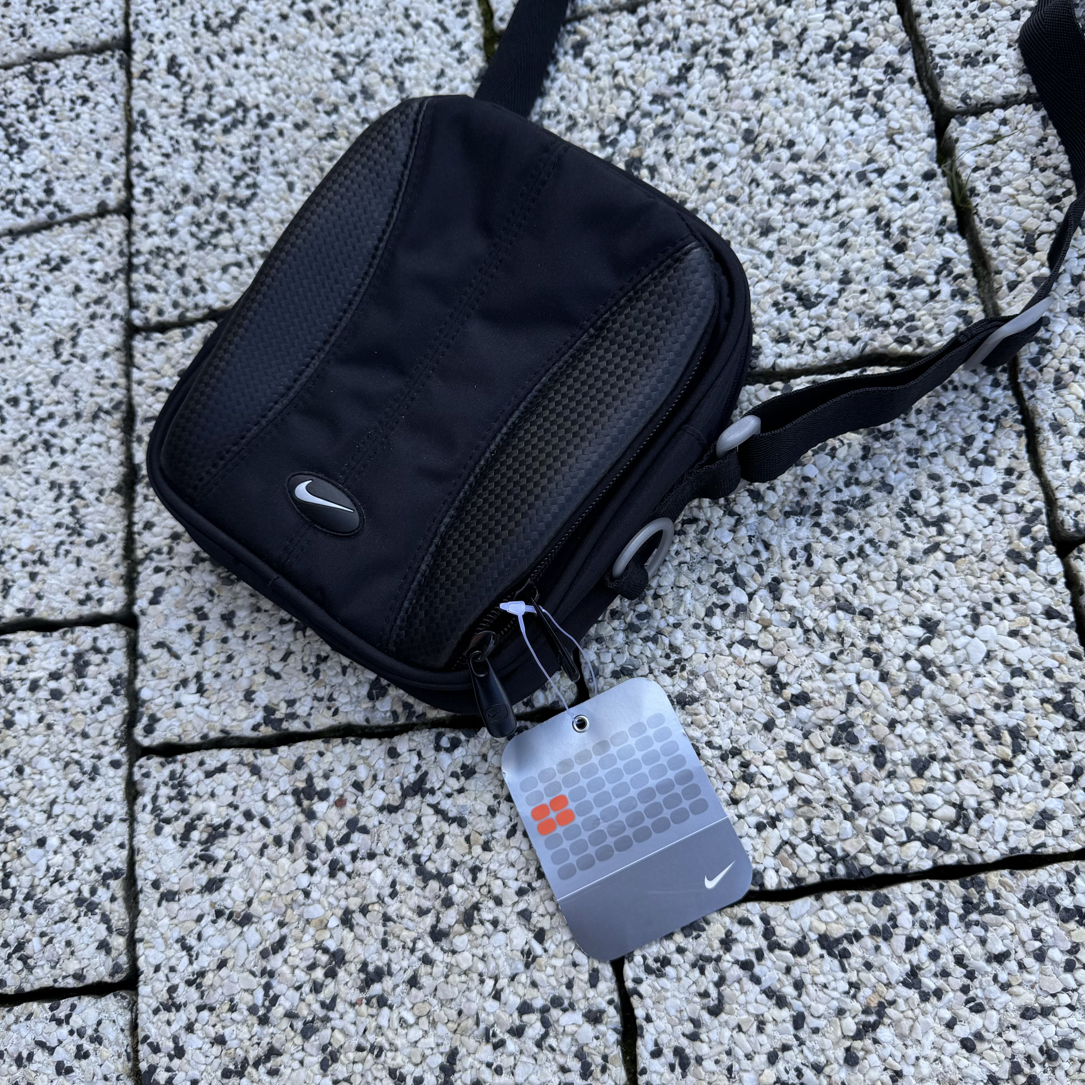 Nike NIKE VINTAGE SHOULDER BAG DRILL STYLE CROSS BODY Size ONE SIZE - 2 Thumbnail