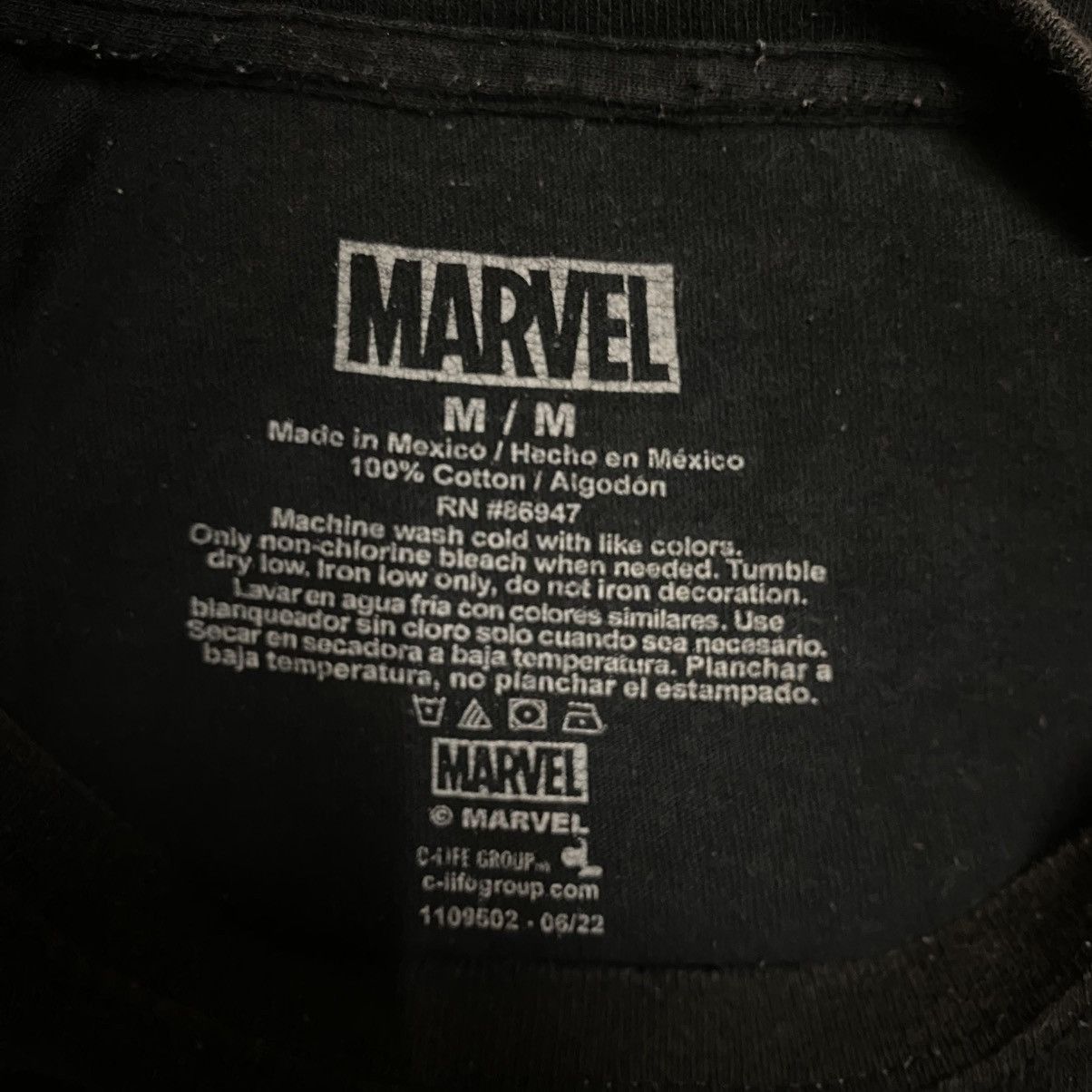 Vintage Vintage y2k Marvel's Comics Avengers Graphic Tee Size US M / EU 48-50 / 2 - 5 Thumbnail