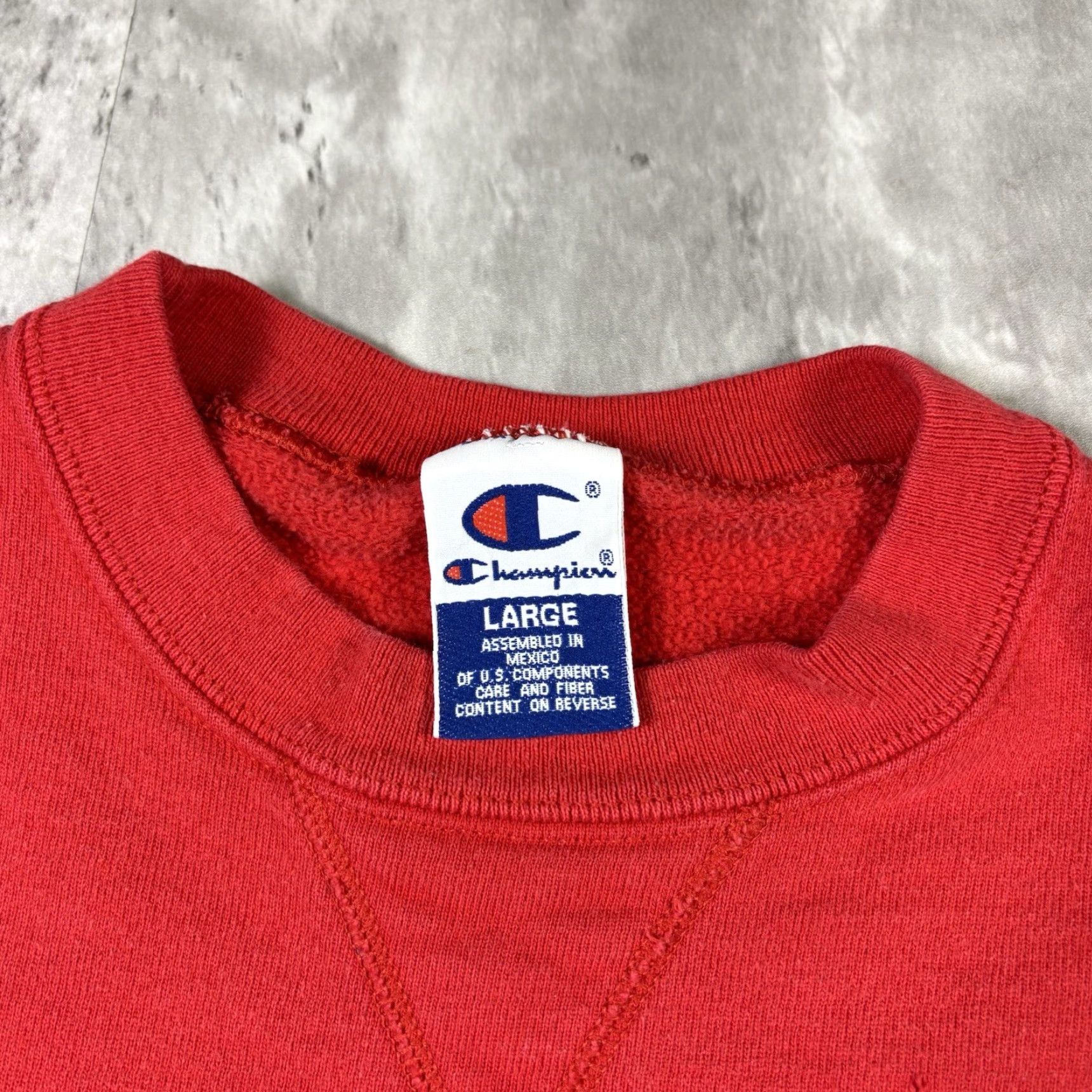 Champion VINTAGE Champion Sweatshirt Red Embroidered Logo Crewneck 90s Adult Large Blue Cotton Fleece Reversible Pullover Regular Size L Mens Gold? Size US L / EU 52-54 / 3 - 5 Thumbnail