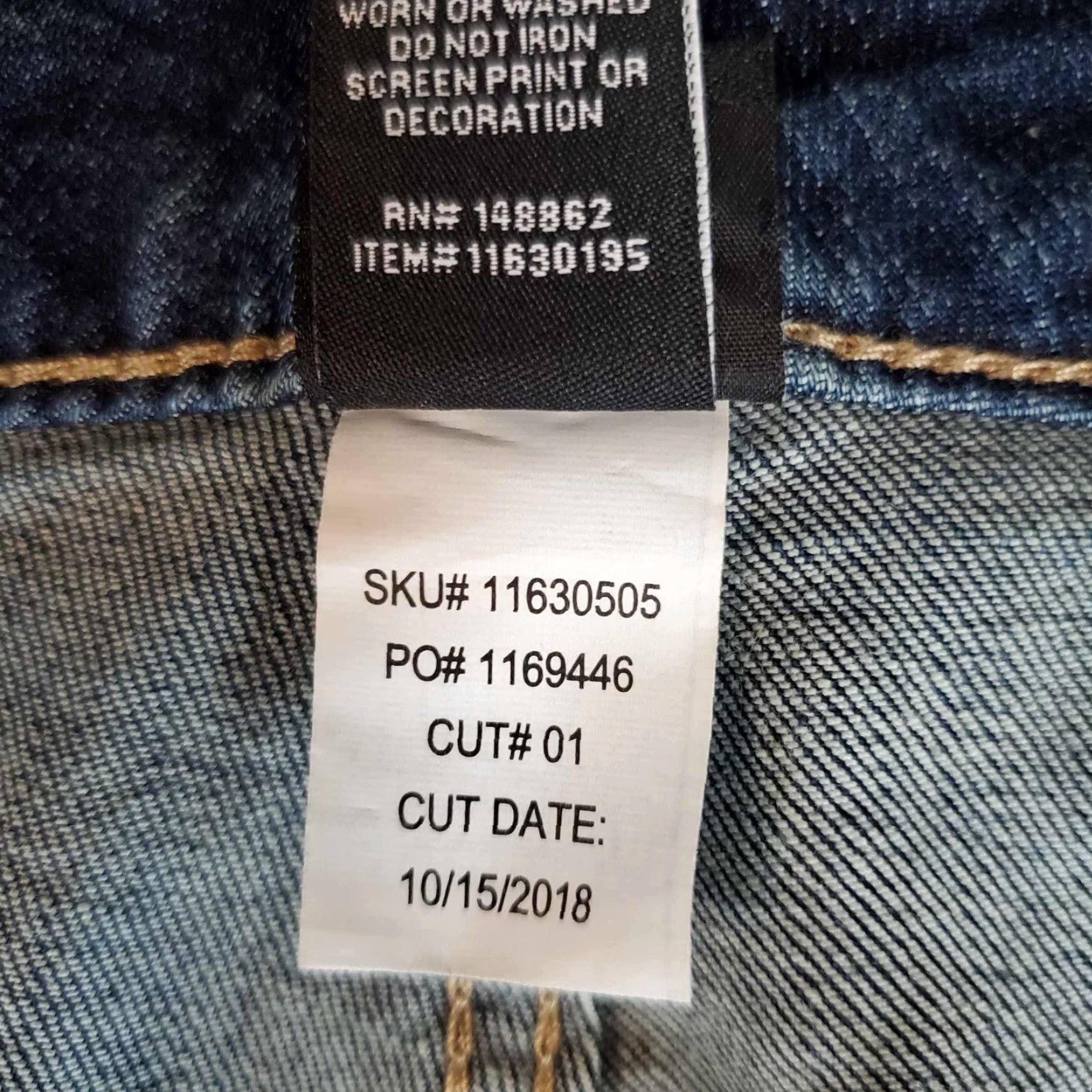 Disney VINTAGE Womens Disney Jeans 28 Capris Mickey Mouse Patches Disney Denim Jeans Womens Size 28 Blue Cotton Blend Denim Size 28" / US 6 / IT 42 - 7 Thumbnail