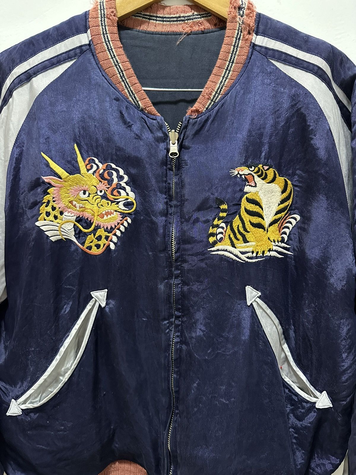 Vintage Vintage Sukajan Jacket Embroidery Tiger And Dragon Distress Size US M / EU 48-50 / 2 - 3 Thumbnail