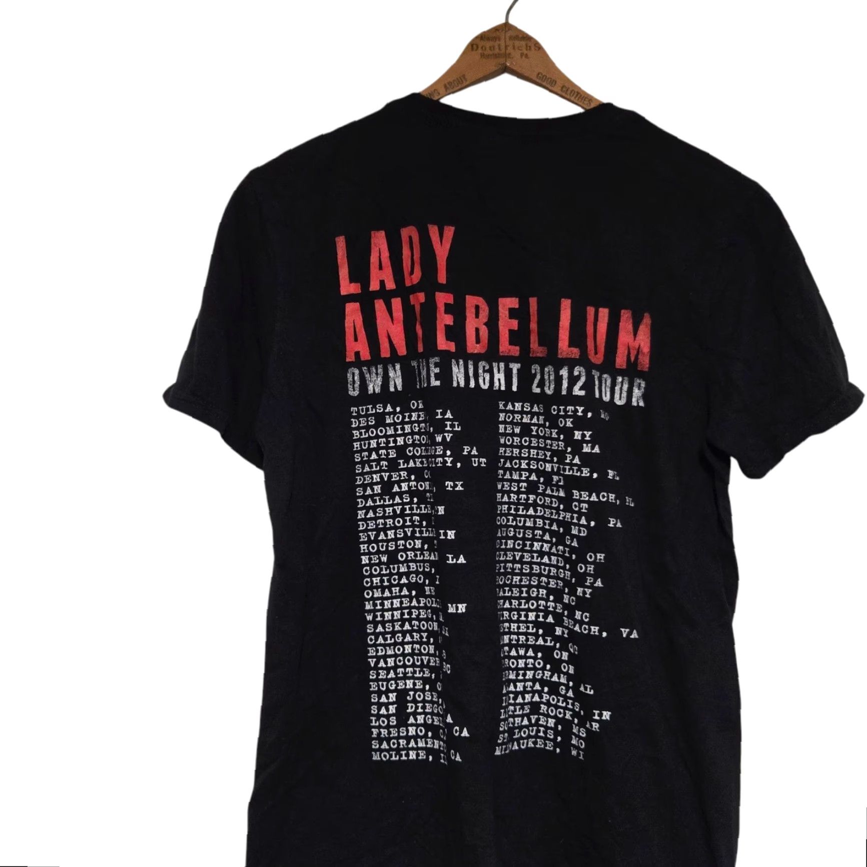 Gildan Lady Antebellum Own The Night Tour Medium T-Shirt Black Red Cotton Gildan Softstyle Logo Short Sleeve Round Neck Men Shirt Band Music Size US M / EU 48-50 / 2 - 4 Thumbnail