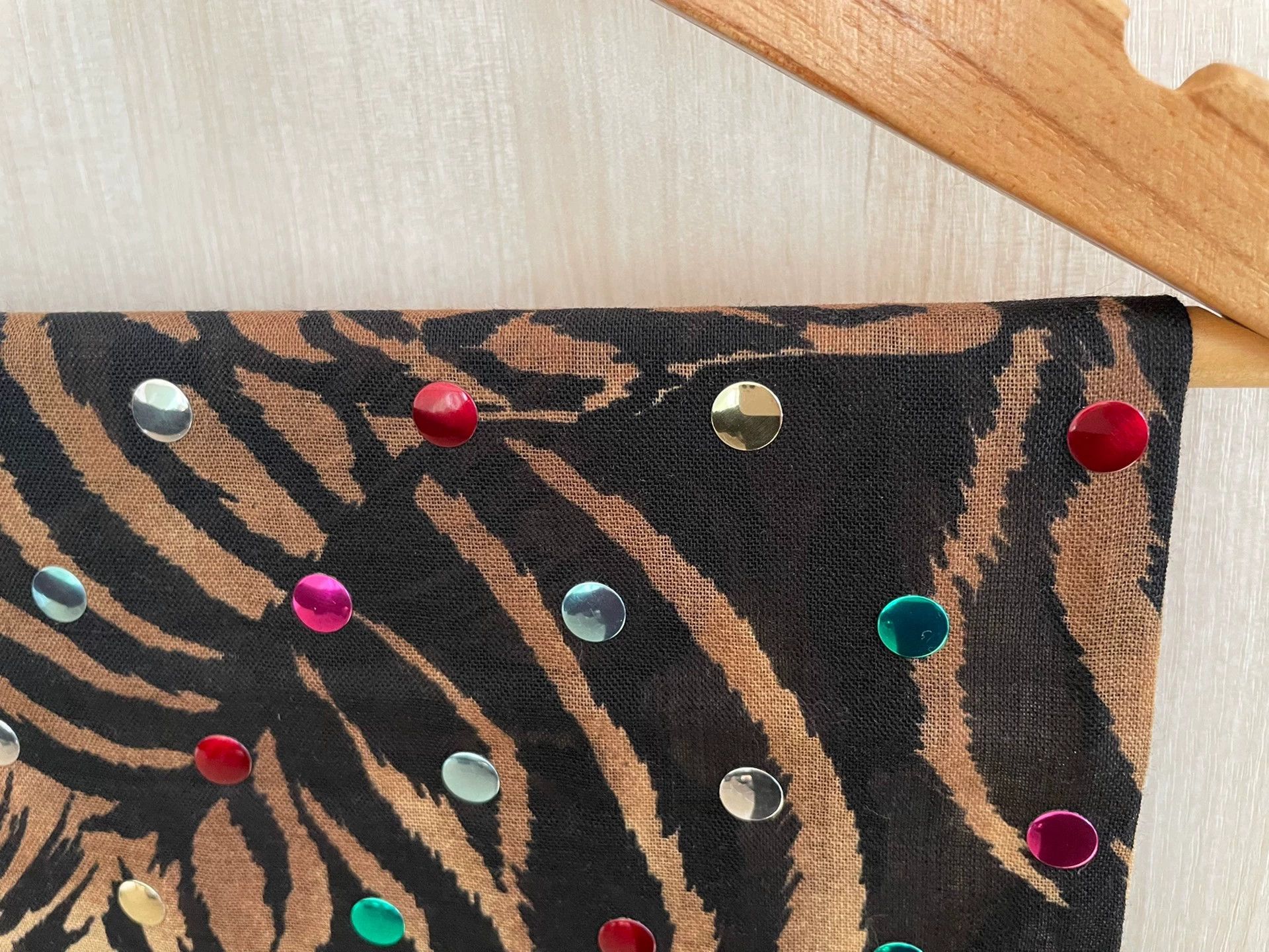 Saint Laurent Paris Saint Laurent tiger-print sequined scarf Size ONE SIZE - 3 Thumbnail