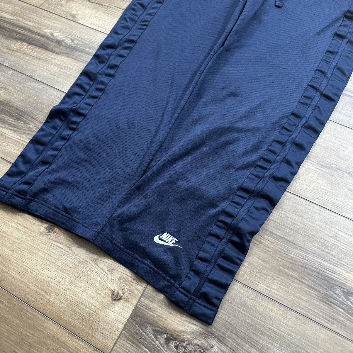 Nike Vintage 2000s Y2K Nike Navy Wide Leg Athletic Track Pants Size US 32 / EU 48 - 4 Thumbnail