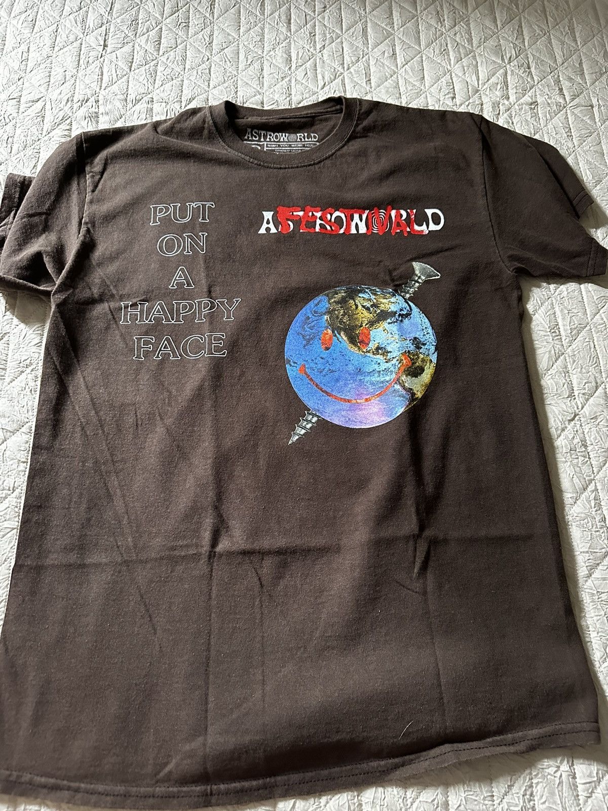 Travis Scott 2018 astrofest smiley tee Size US S / EU 44-46 / 1 - 1 Thumbnail