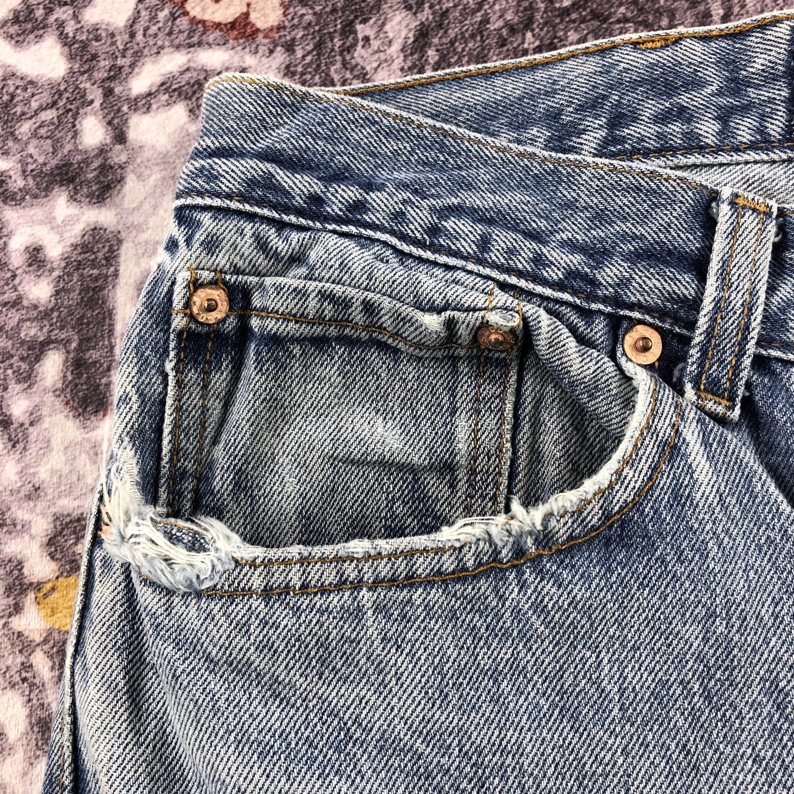 Levi's Vintage 90s Blue Wash Levis 501 Jeans-JM2239 Size US 35 - 9 Thumbnail