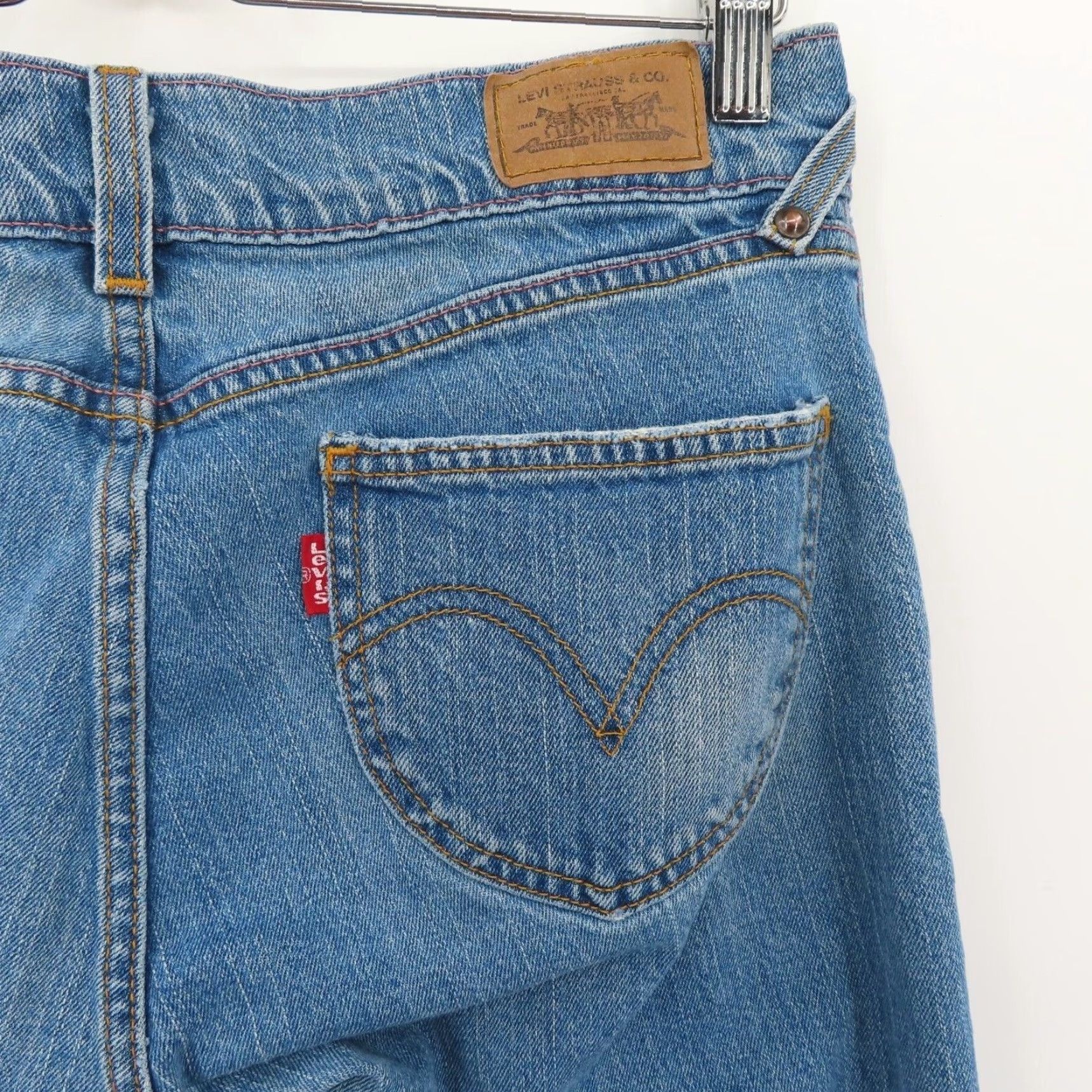 Levi's VINTAGE Levi's Jeans Flared Distressed Juniors 9 Blue Denim Womens Regular Y2K 2000s Levi's Size 30" / US 8 / IT 44 - 6 Thumbnail
