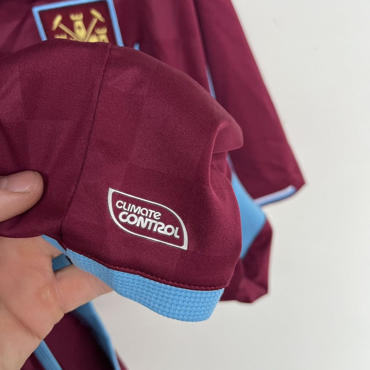 Umbro West Ham United Football Shirt 2009 2010 soccer t shirt Size US XL / EU 56 / 4 - 8 Thumbnail