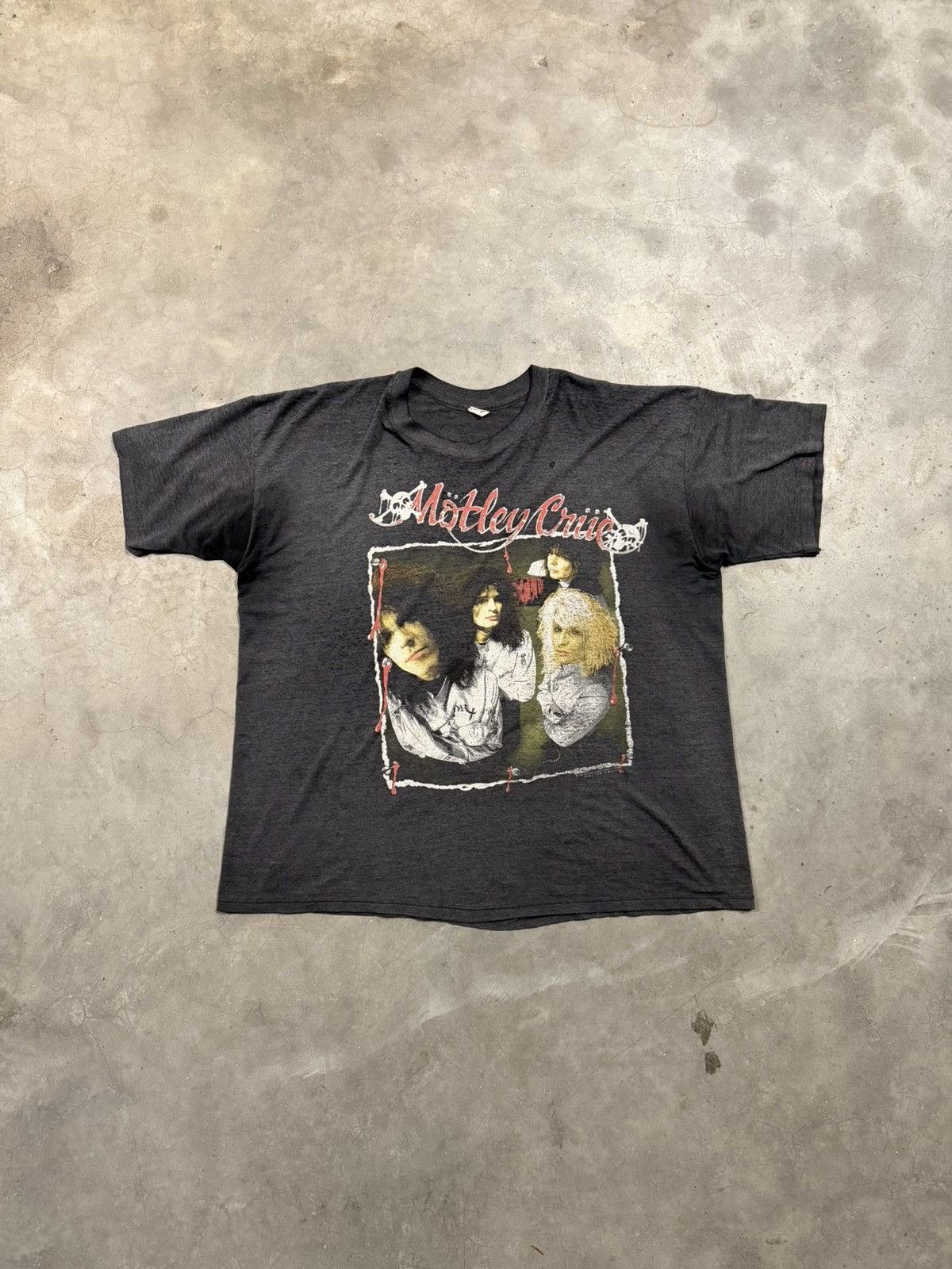 Vintage 1989 Motley Crue Band Tee Size US L / EU 52-54 / 3 - 1 Thumbnail